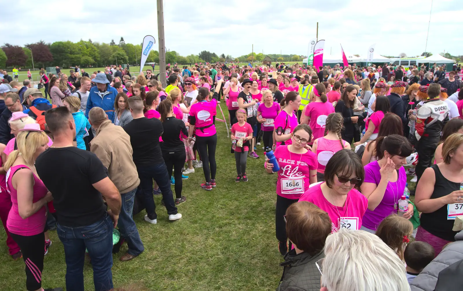 A big crowd of finishers, from Isobel's Race for Life, Costessey, Norwich - 15th May 2016