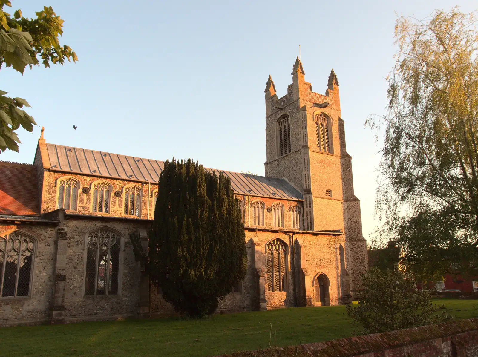 New Buckenham's church of St. Martin's, from The BBs at New Buckeham, and Beers at Katzenjammer's, London - 16th May 2016