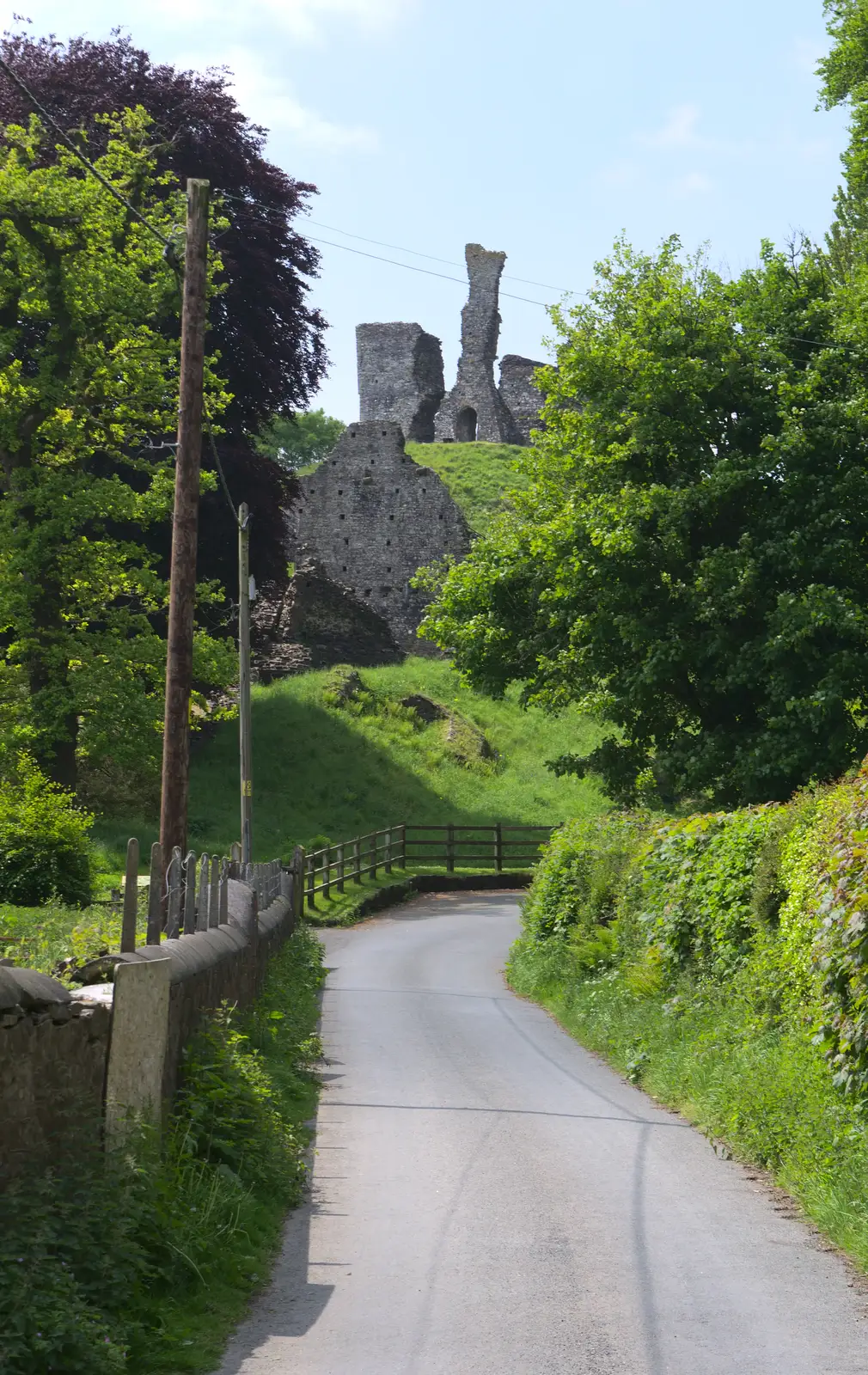 The road up to the castle, from A Visit to Okehampton Castle and Dartmoor, Devon  - 28th May 2016