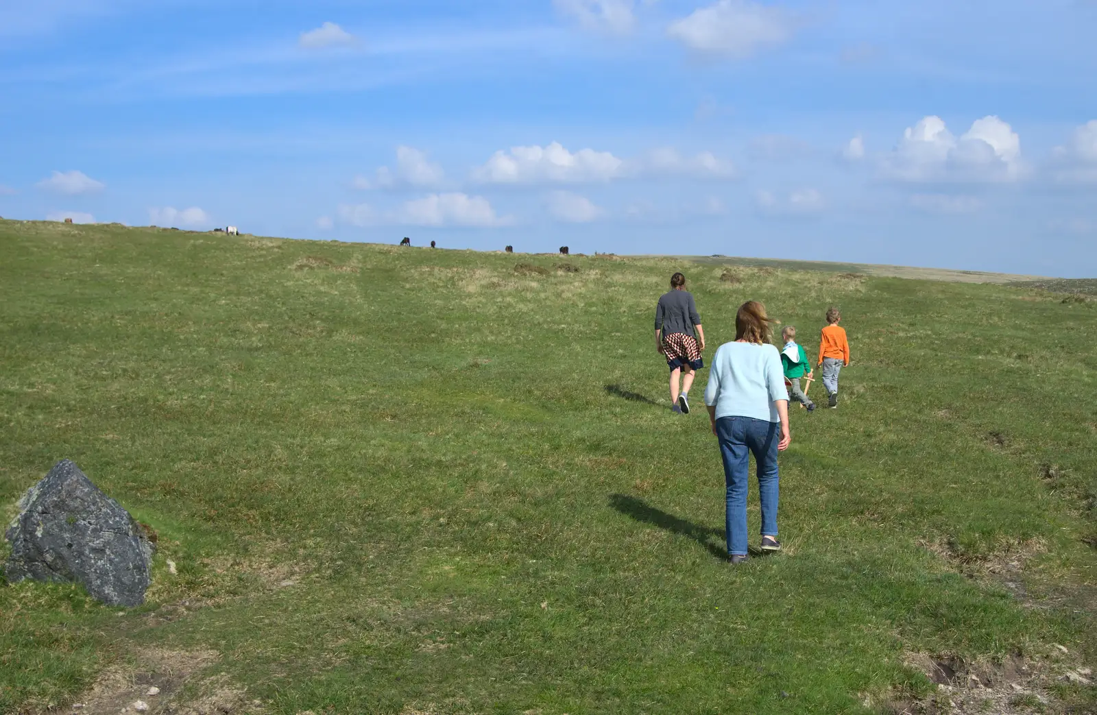 We head off onto the moor, from A Visit to Okehampton Castle and Dartmoor, Devon  - 28th May 2016