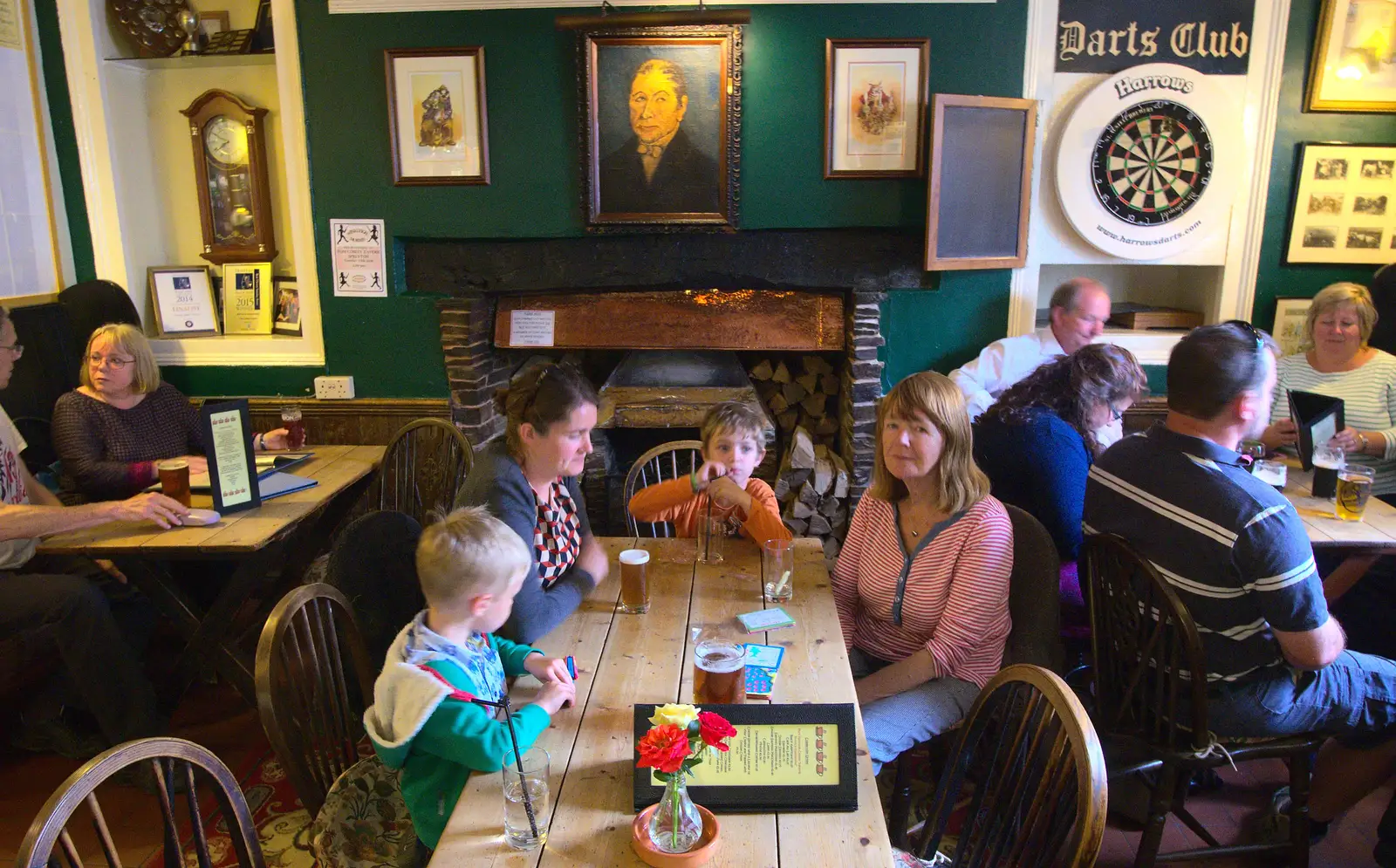 The gang have a drink before dinner, from A Visit to Okehampton Castle and Dartmoor, Devon  - 28th May 2016