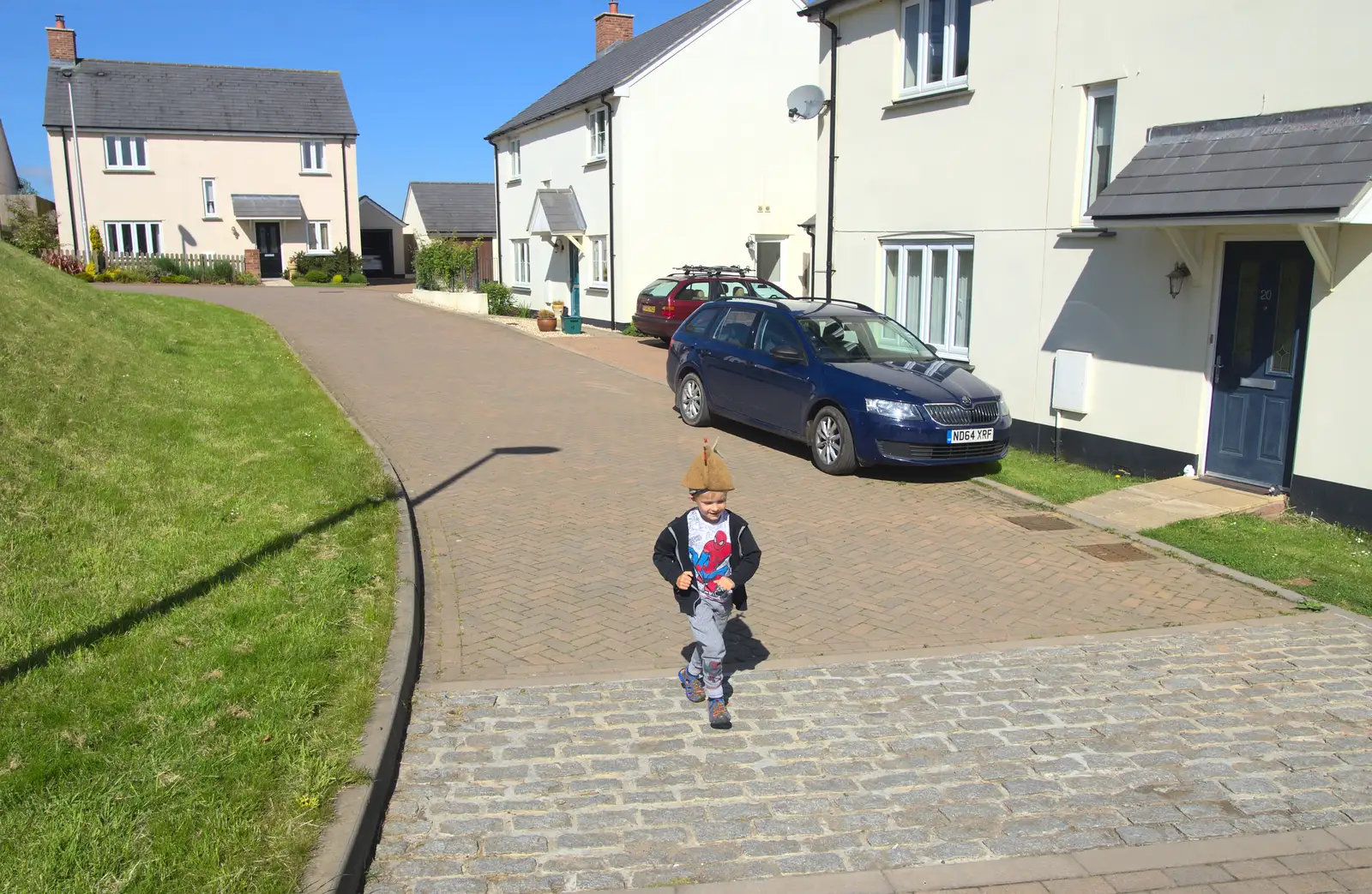 Harry runs around Chapel Park, from Spreyton to Stonehenge, Salisbury Plain, Wiltshire - 31st May 2016