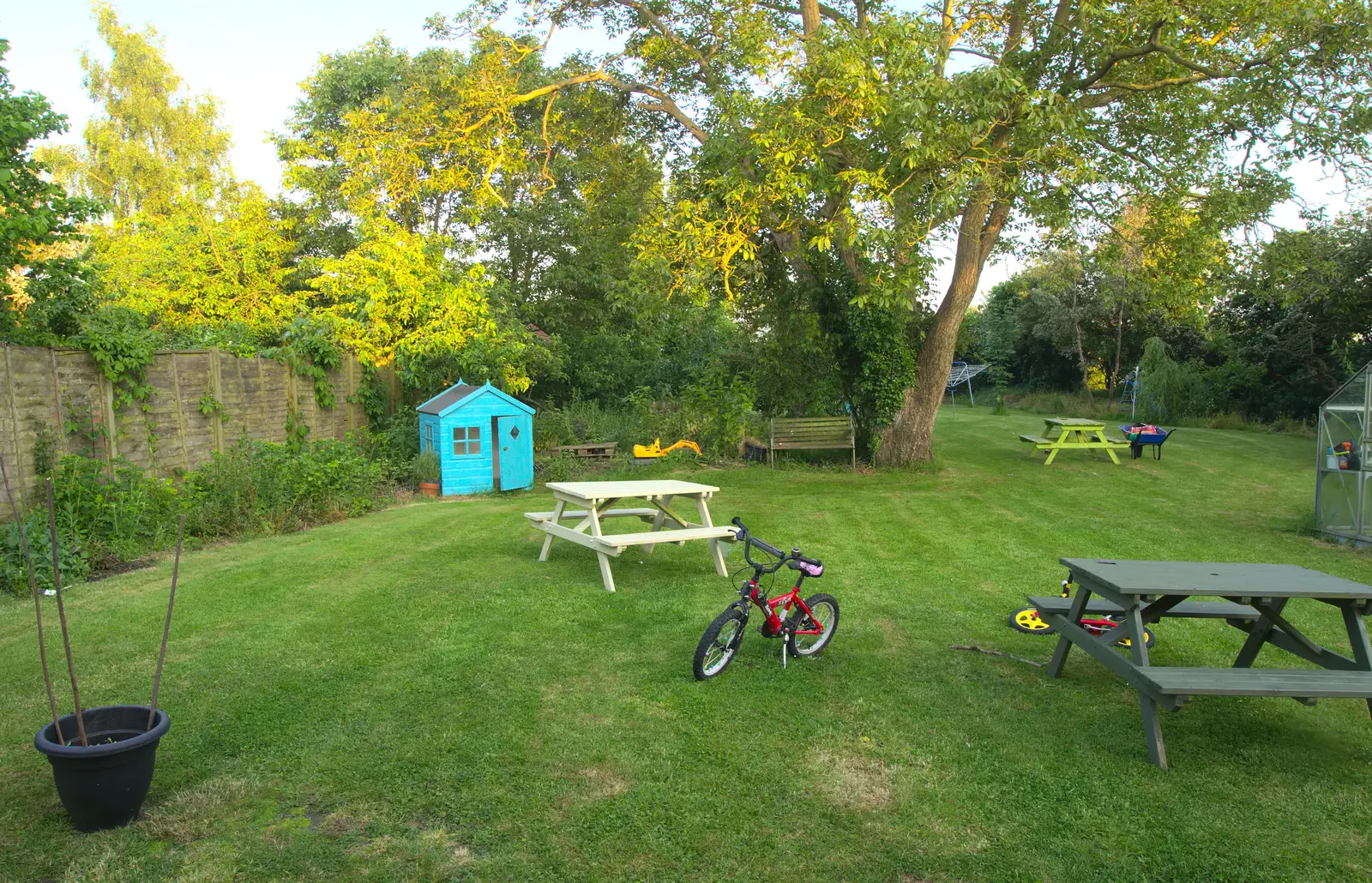 Benches in the back garden, from A Trip to the Office and the Mayor-Making Parade, Eye, Suffolk - 4th June 2016