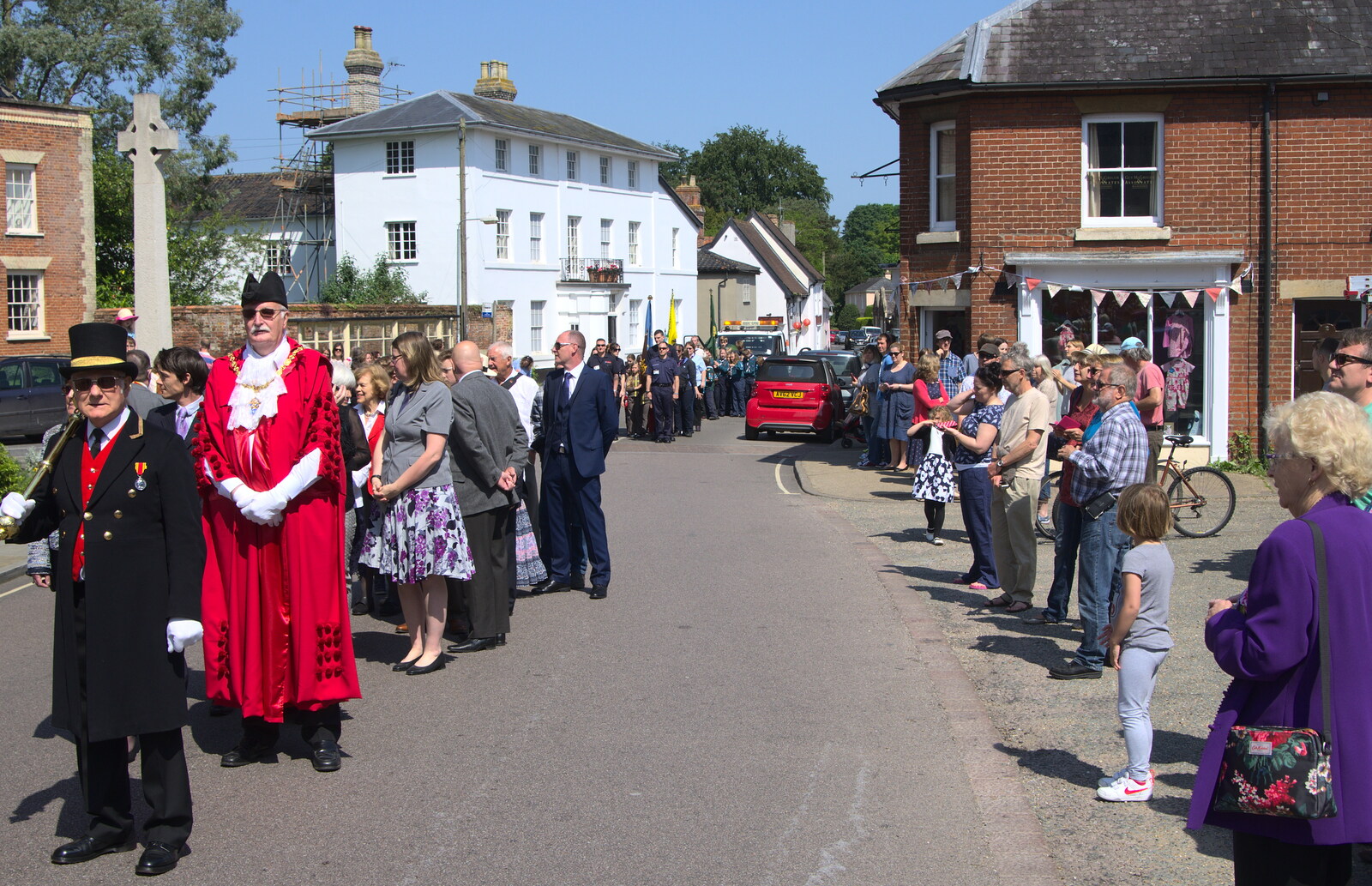 The new mayor is out on the street from A Trip to the Office and the Mayor-Making Parade, Eye, Suffolk - 4th June 2016