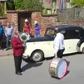 The GSB takes a break near an old Roller, A Trip to the Office and the Mayor-Making Parade, Eye, Suffolk - 4th June 2016