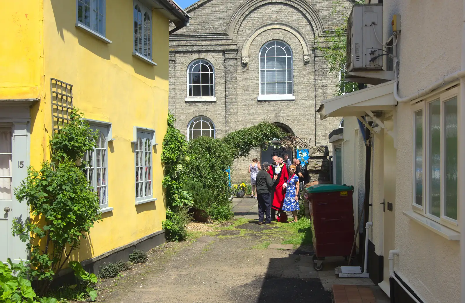 The tour finishes in the Vine Church, from A Trip to the Office and the Mayor-Making Parade, Eye, Suffolk - 4th June 2016