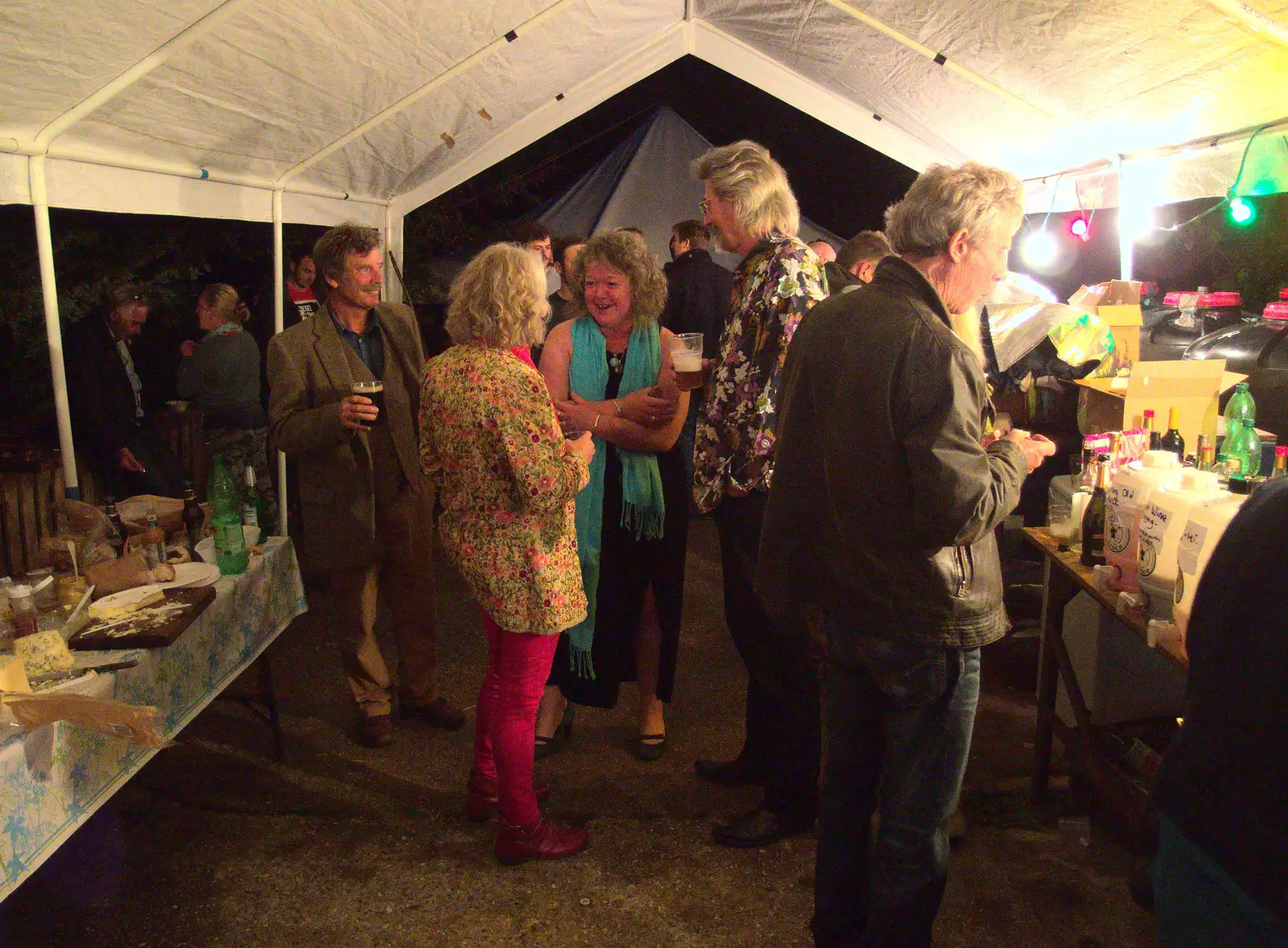 Jo and Rob do some mingling, from The BBs at Fersfield, Norfolk - 11th June 2016