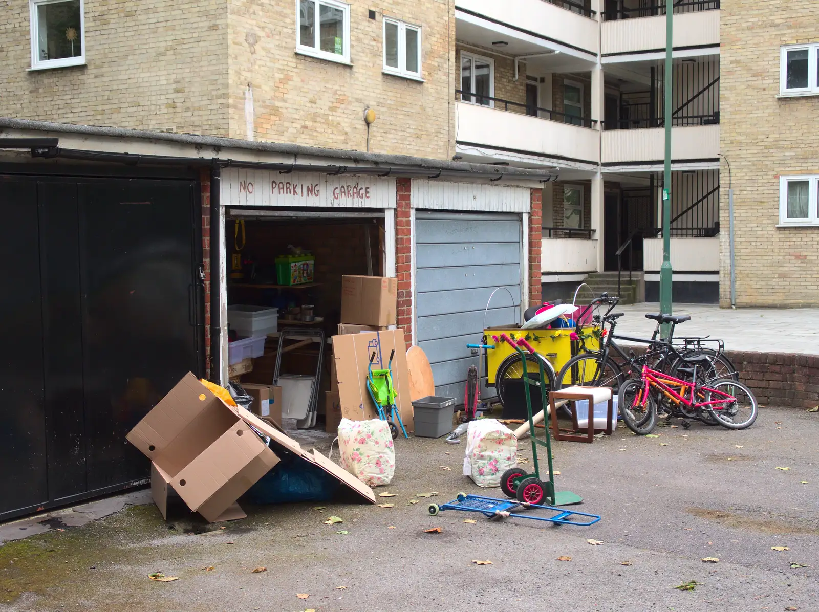 Someone's having a clearout, from Caoimhe the Shoe's Desk, Highbury, London - 18th June 2016