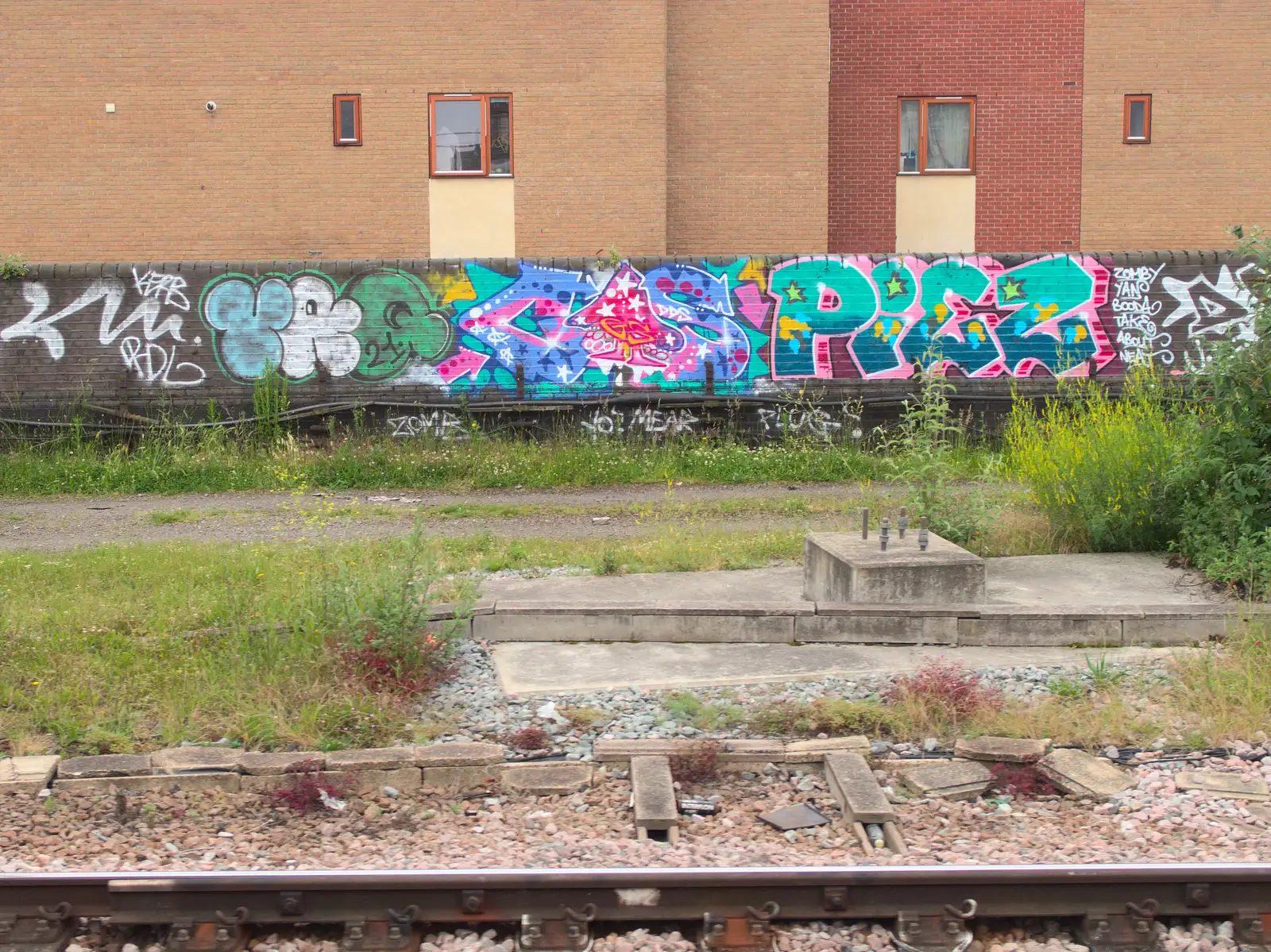 A particularly colourful stretch of wall graffiti, from A Trip to Norwich and Diss Markets, Norfolk - 25th June 2016