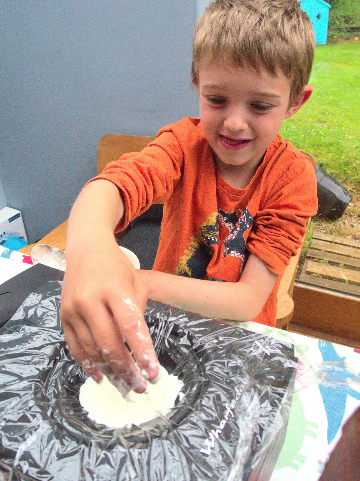 We try out dancing cornflour, with little success, from A Trip to Norwich and Diss Markets, Norfolk - 25th June 2016