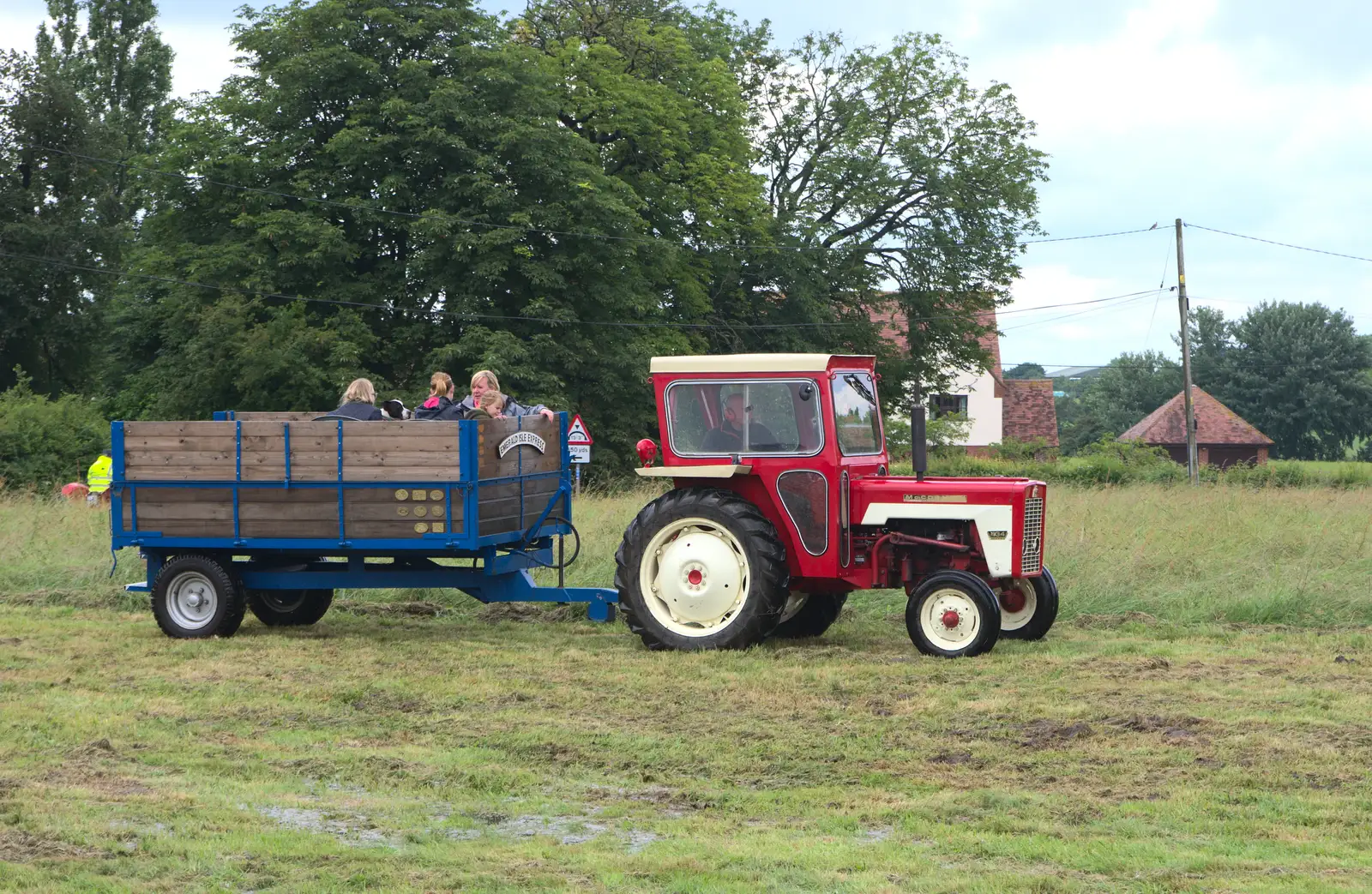 A tractor and trailer arrives, from Thrandeston Pig, Little Green, Thrandeston, Suffolk - 26th June 2016