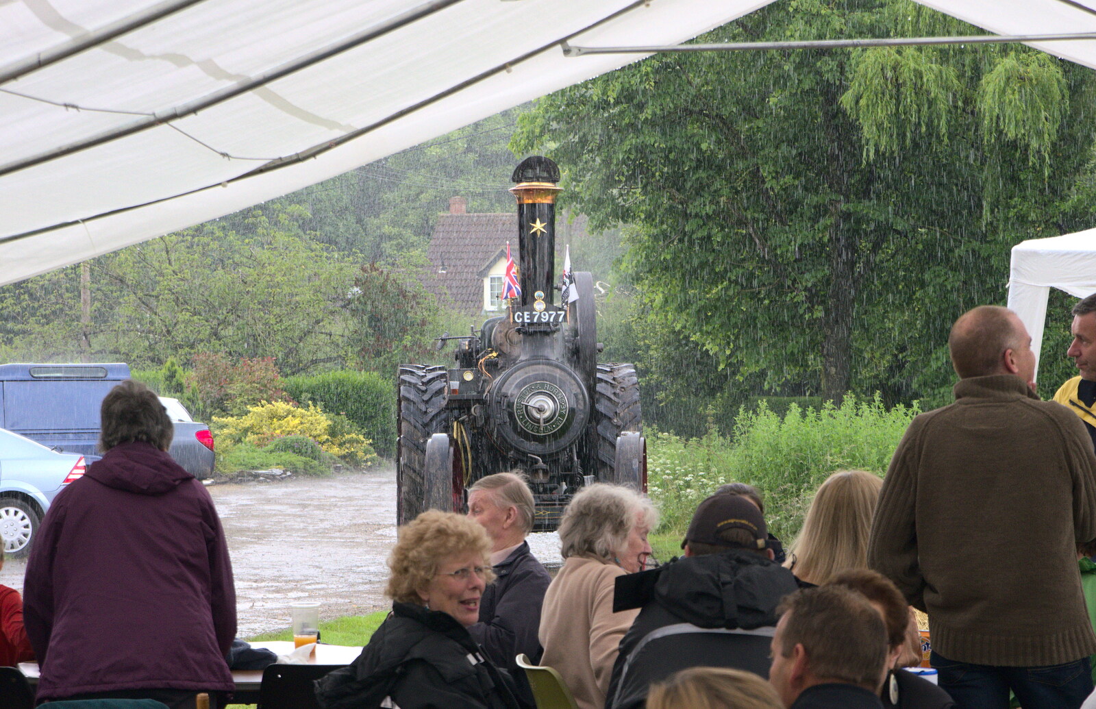 Olive the engine in the rain from Thrandeston Pig, Little Green, Thrandeston, Suffolk - 26th June 2016