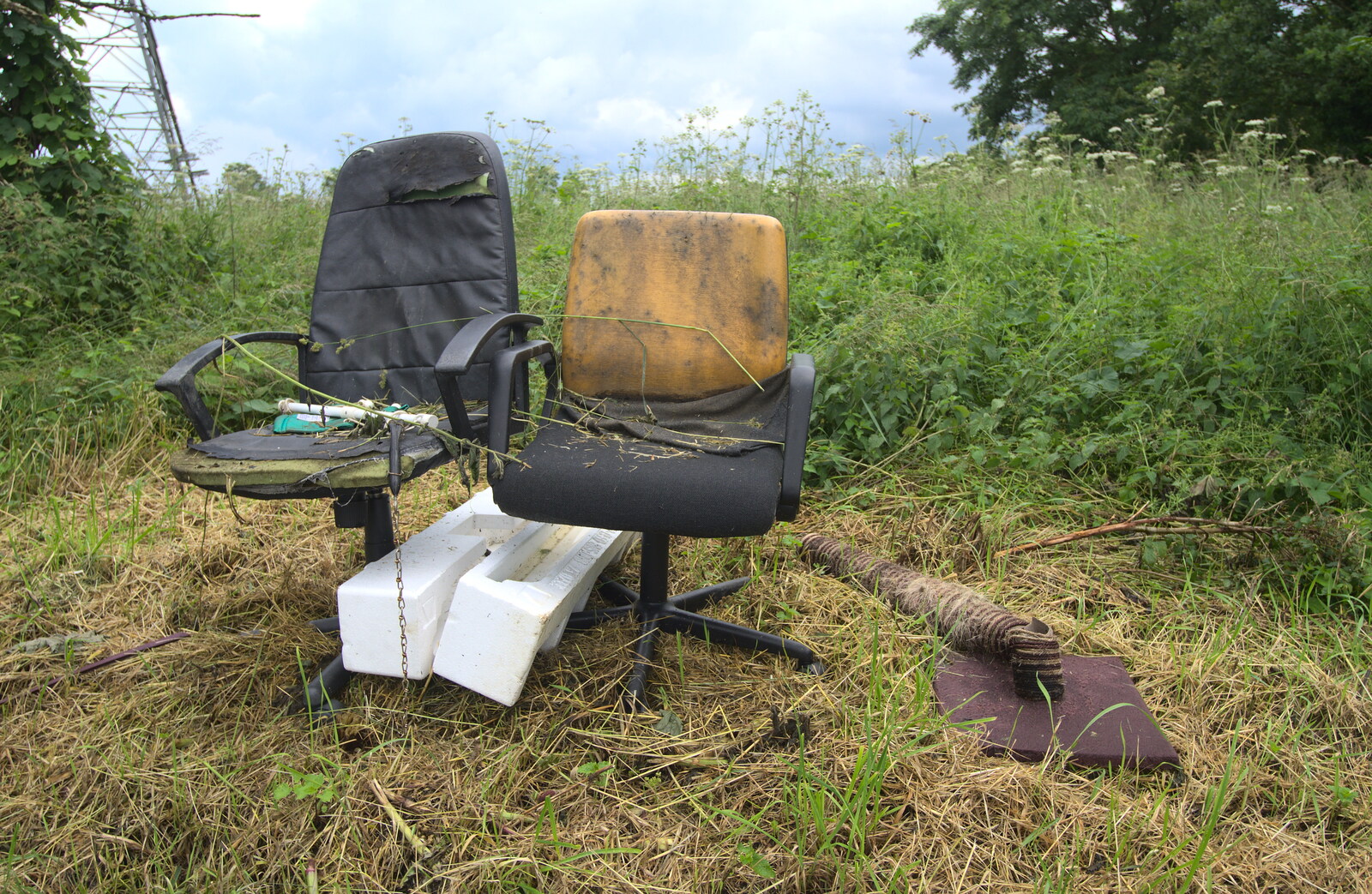 Near Goswold Hall, a couple of office chairs have seen better days from Thrandeston Pig, Little Green, Thrandeston, Suffolk - 26th June 2016