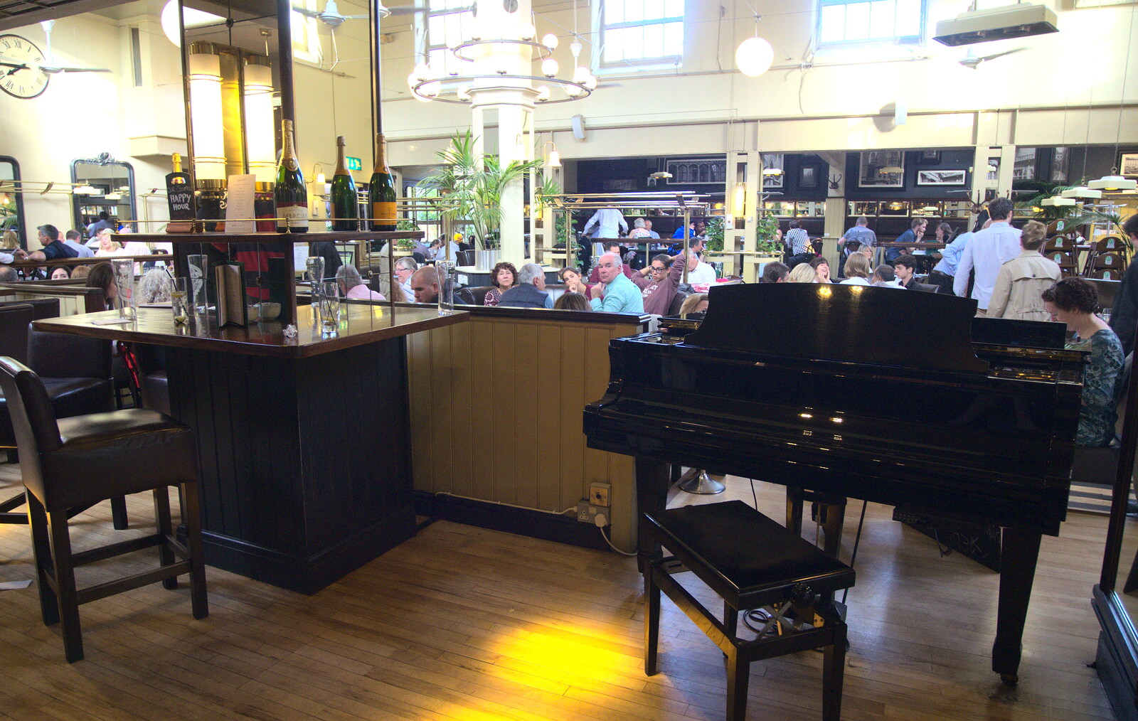 Back in the 'Bridge: an Anniversary, Cambridge - 3rd July 2016: Brown's restaurant, and piano