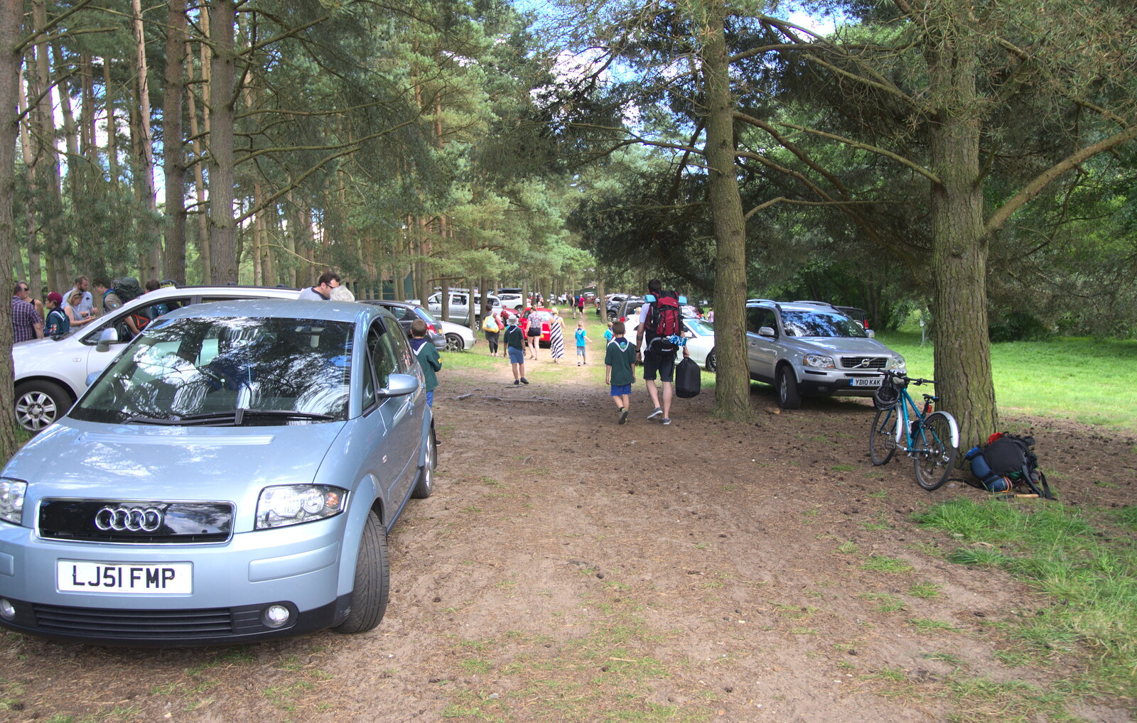 Campers head off from Fred's Camping, Curry and the Closing of B&Q, Thetford, Diss  and Ipswich - 16th July 2016