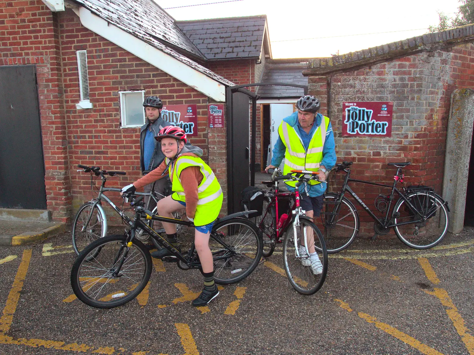 Paul, Matthew and Alan take to their bikes, from The BSCC at the Jolly Porter, Station Road, Diss, Norfolk - 28th July 2016