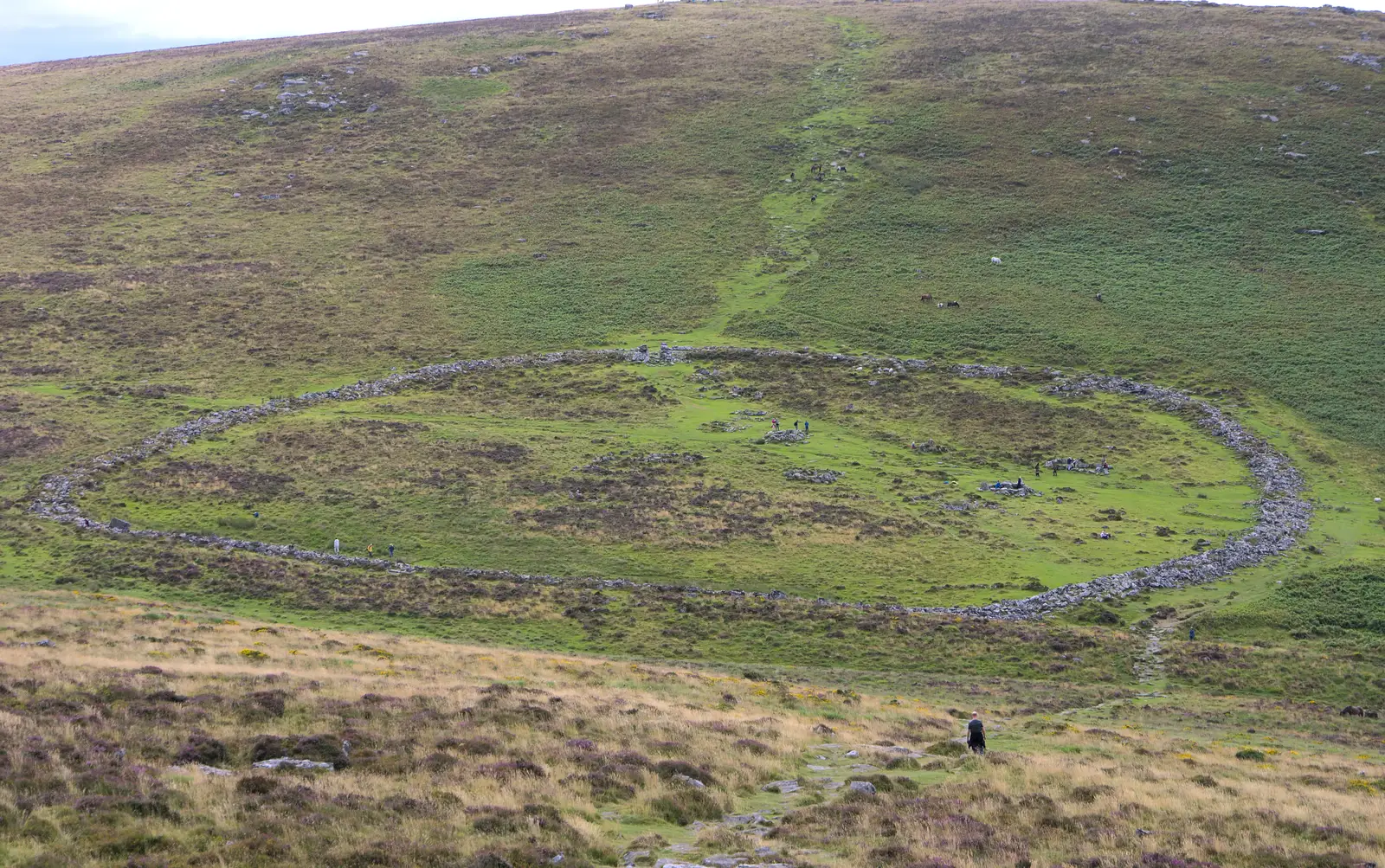 A good view of the perimeter wall, from Badger's Holt and Bronze-Age Grimspound, Dartmoor, Devon - 10th August 2016