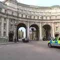 Admiralty Arch at the top of the Mall, A Trip to the New Office, Paddington, London - 18th August 2016