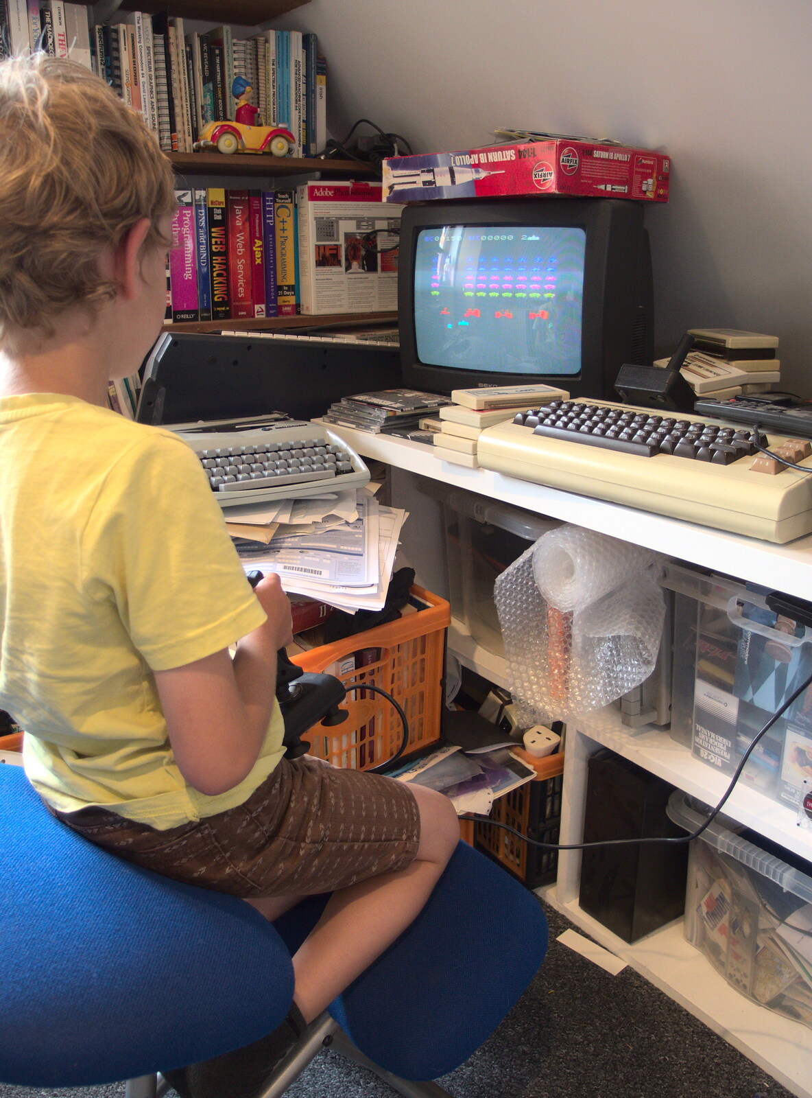 Fred plays Space Invaders on an actual VIC-20 from A Trip to the New Office, Paddington, London - 18th August 2016