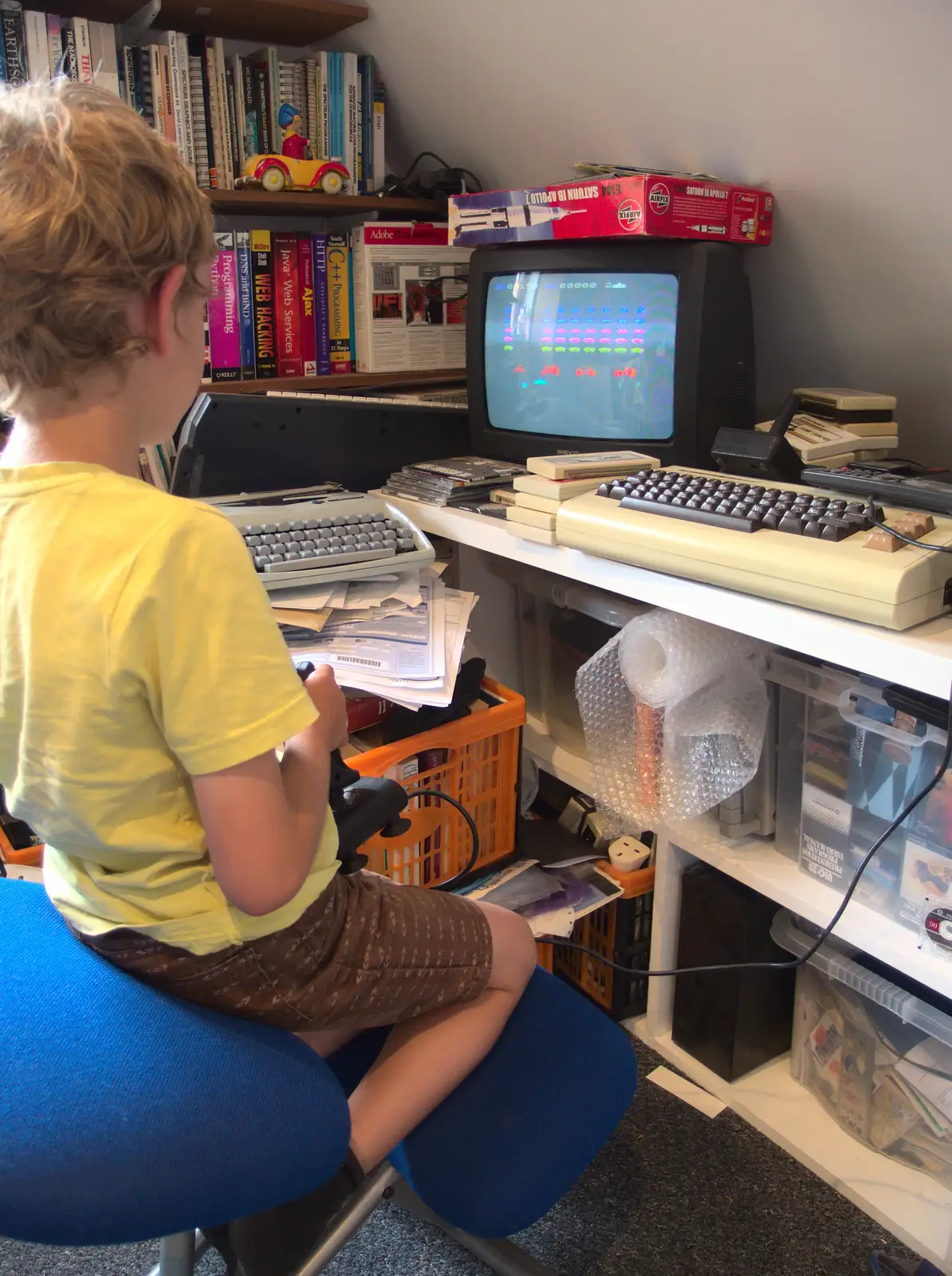 Fred plays Space Invaders on an actual VIC-20, from A Trip to the New Office, Paddington, London - 18th August 2016