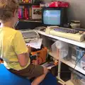 Fred plays Space Invaders on an actual VIC-20, A Trip to the New Office, Paddington, London - 18th August 2016