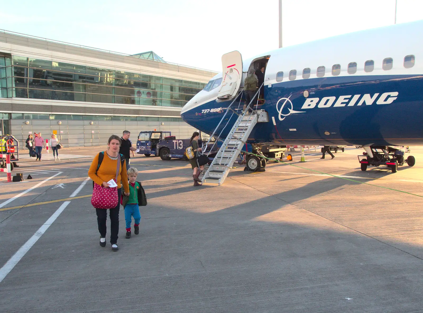 Isobel and Harry on the apron, from Sion Hill and Blackrock for the Day, Dublin, Ireland - 17th September 2016