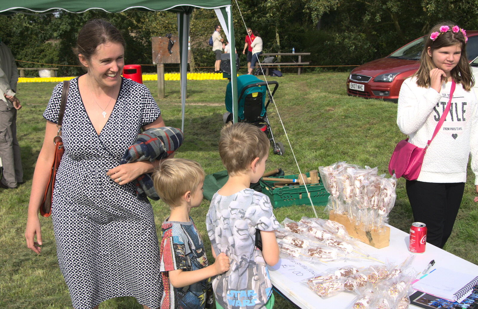 Isobel and the boys roam around from The Eye Scouts Duck Race, The Pennings, Eye, Suffolk - 24th September 2016
