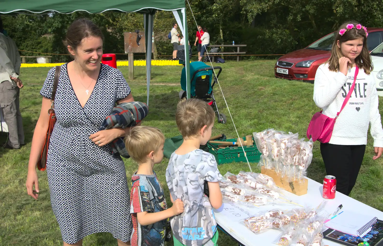 Isobel and the boys roam around, from The Eye Scouts Duck Race, The Pennings, Eye, Suffolk - 24th September 2016