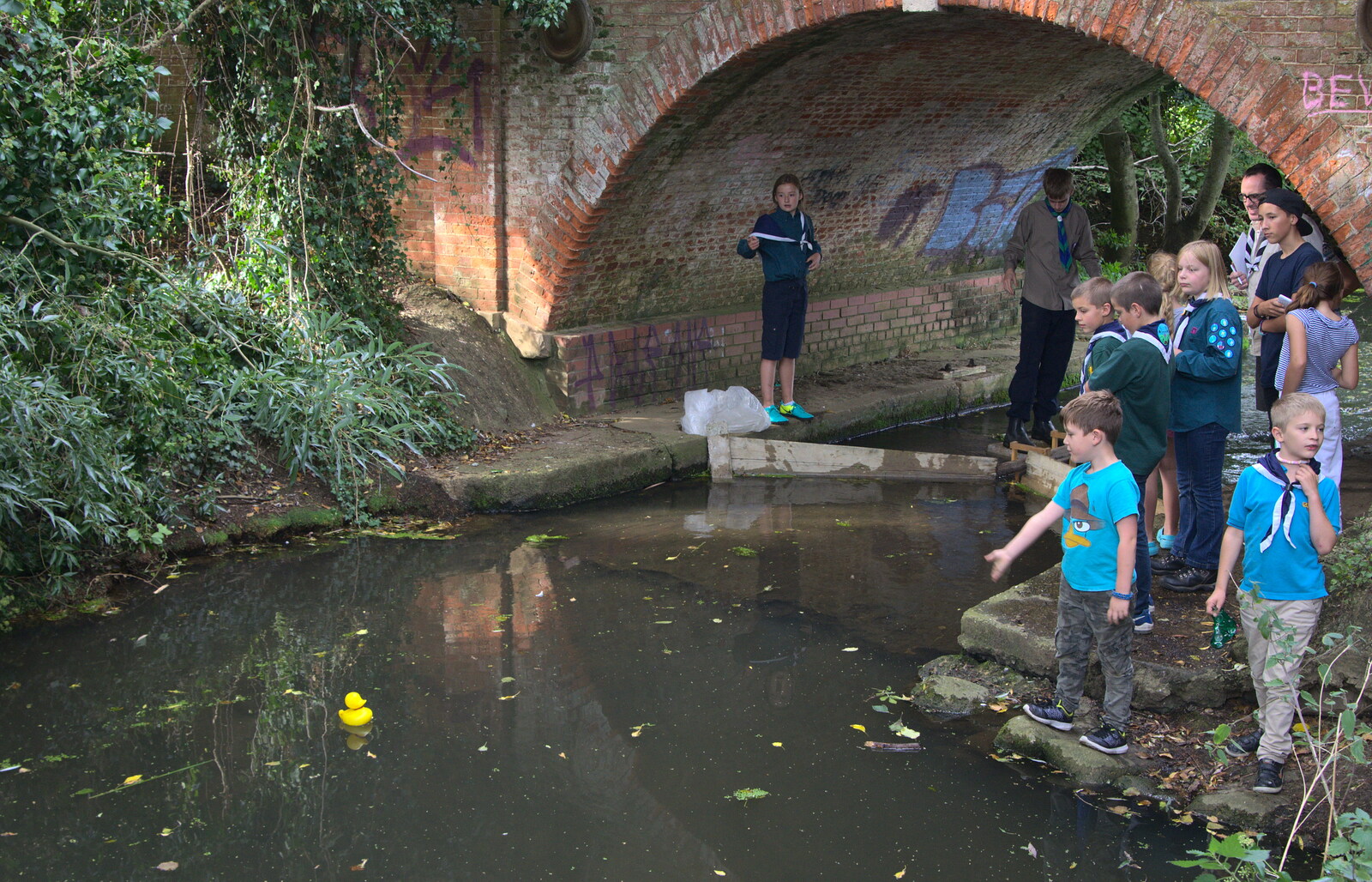 The winning duck reaches the finish line from The Eye Scouts Duck Race, The Pennings, Eye, Suffolk - 24th September 2016