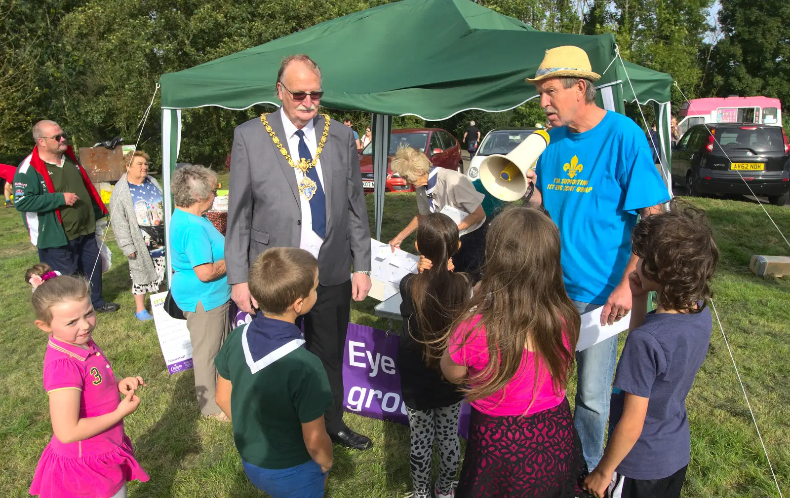 Merlin announces something, from The Eye Scouts Duck Race, The Pennings, Eye, Suffolk - 24th September 2016