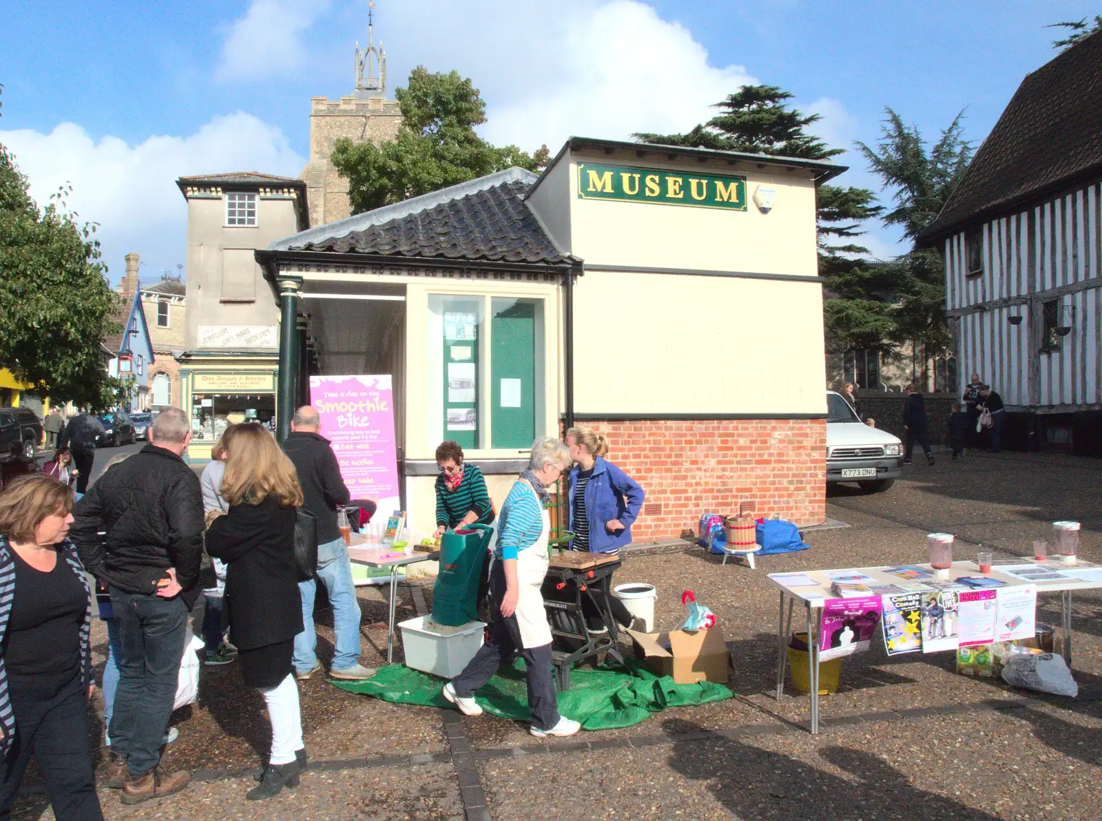 Down on the market in Diss, from An October Miscellany, Suffolk - 8th October 2016