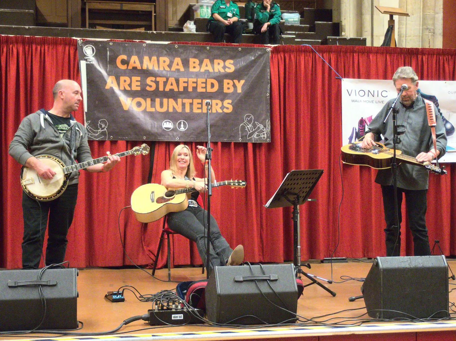 Haley Moyses' bluegrass band provides the music, from The Norwich Beer Festival, St. Andrew's Hall, Norwich, Norfolk - 26th October 2016