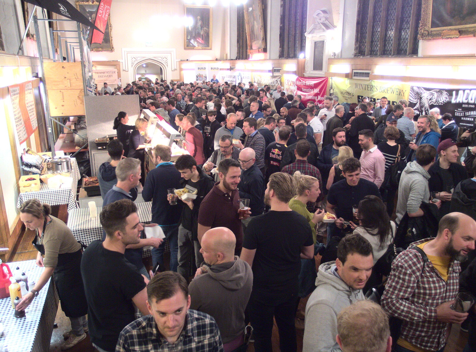 The crowds in Blackfriar's Hall from The Norwich Beer Festival, St. Andrew's Hall, Norwich, Norfolk - 26th October 2016