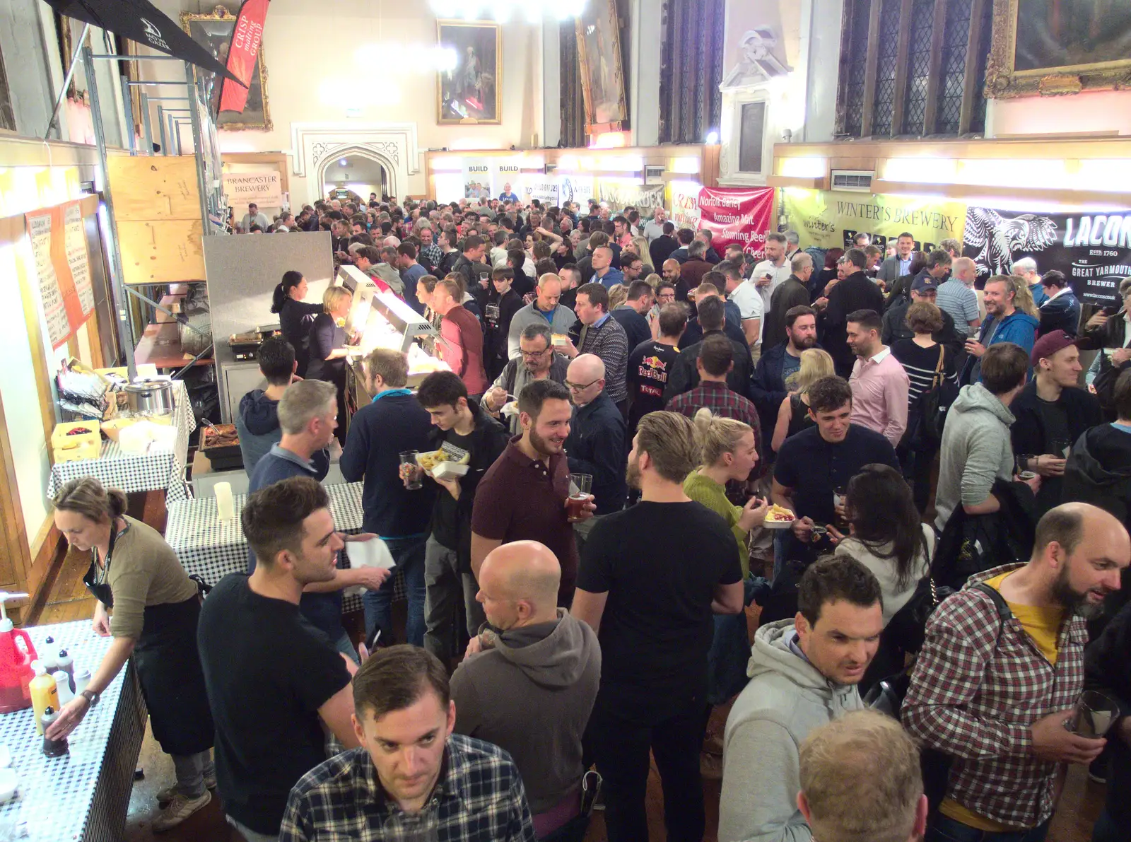 The crowds in Blackfriar's Hall, from The Norwich Beer Festival, St. Andrew's Hall, Norwich, Norfolk - 26th October 2016