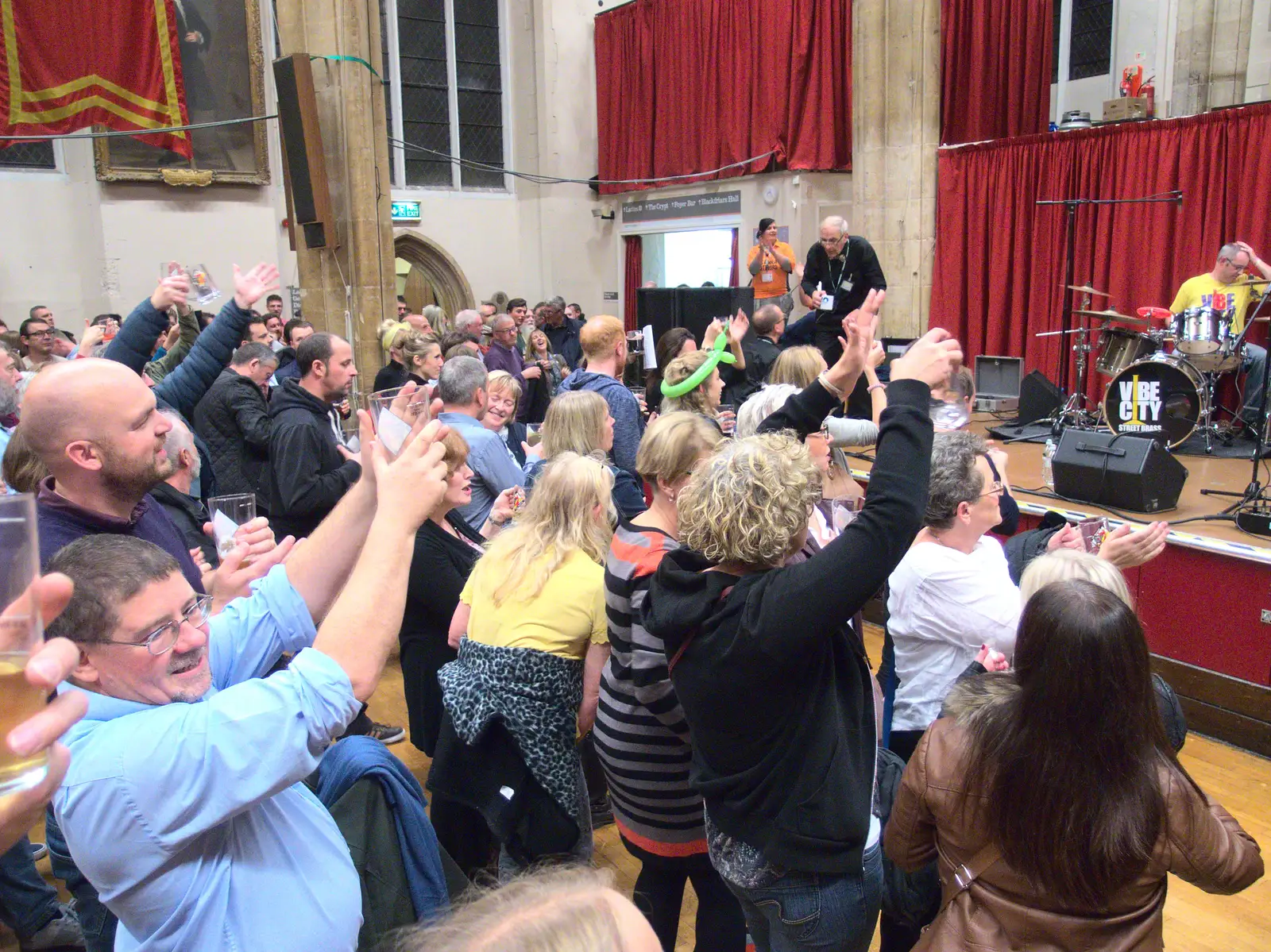 Applause for Vibe City, from The Norwich Beer Festival, St. Andrew's Hall, Norwich, Norfolk - 26th October 2016