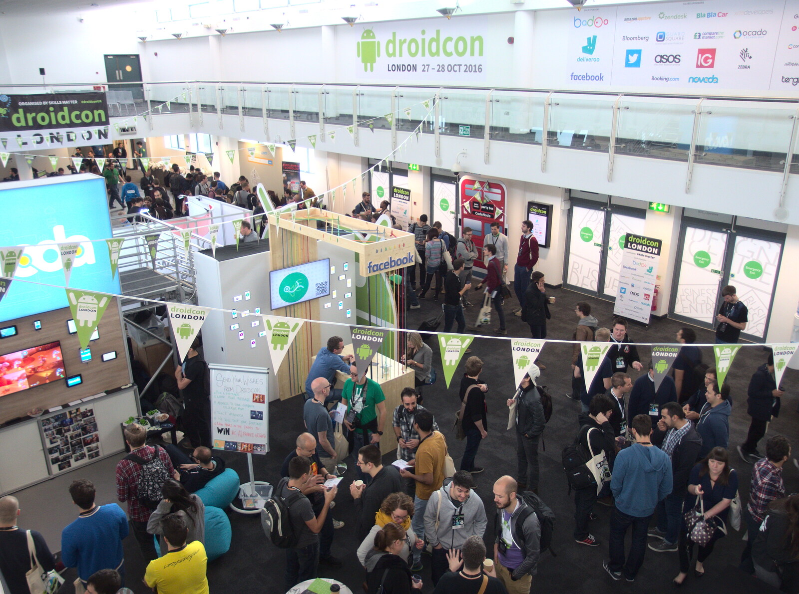 Crowds of nerds from Droidcon 2016, Islington, London - 27th October 2016