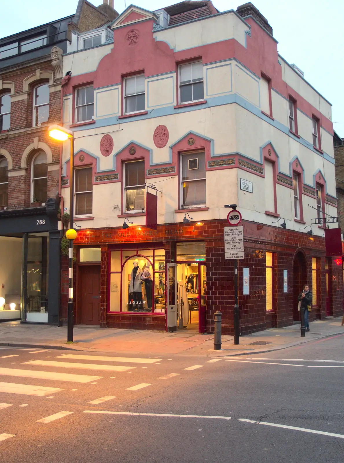 Interesting building on a street corner, from Droidcon 2016, Islington, London - 27th October 2016