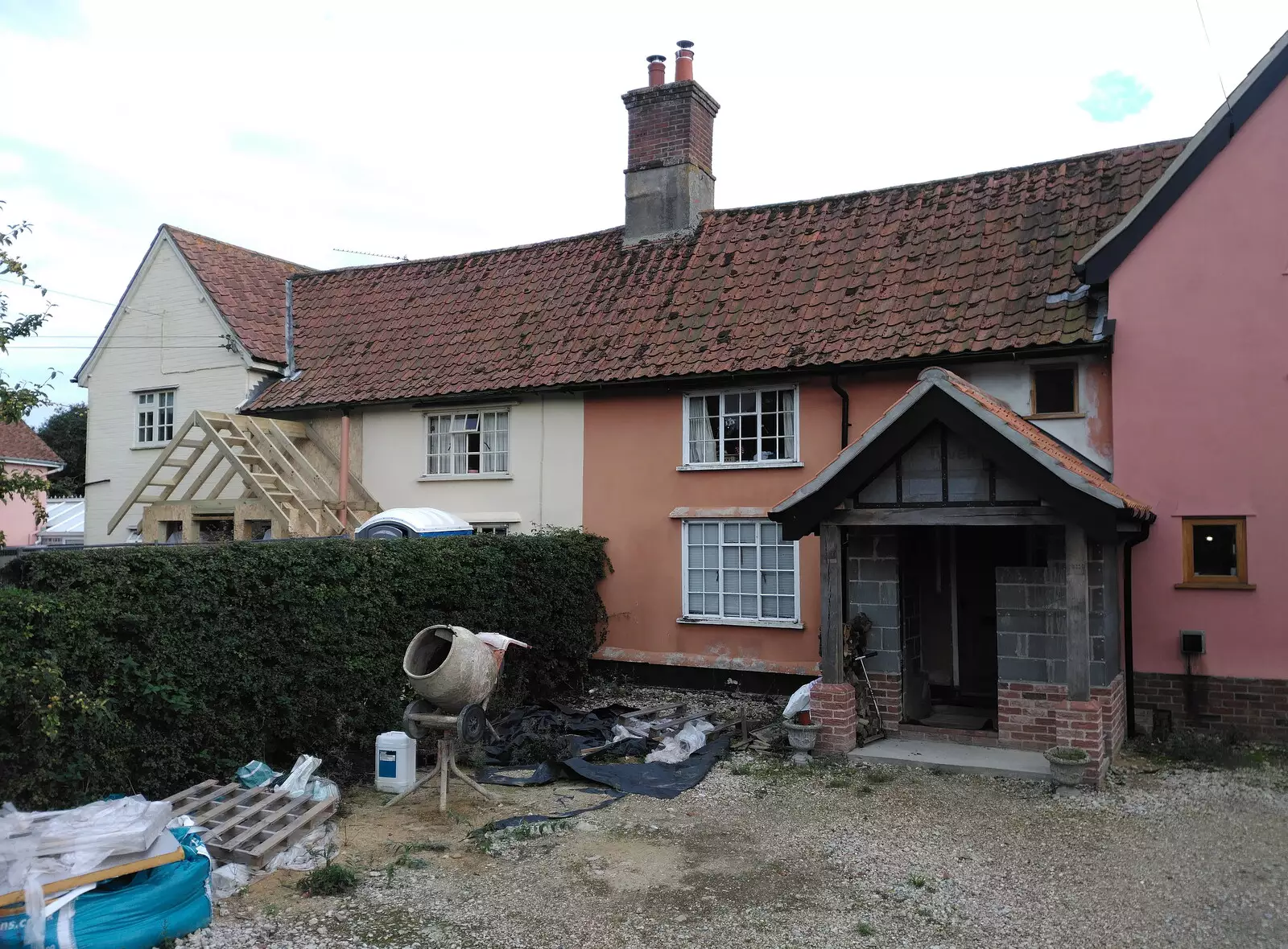 The neighbours get some porch envy, from Tractor Rides and Pub Cellars, Brome, Suffolk - 29th October 2016