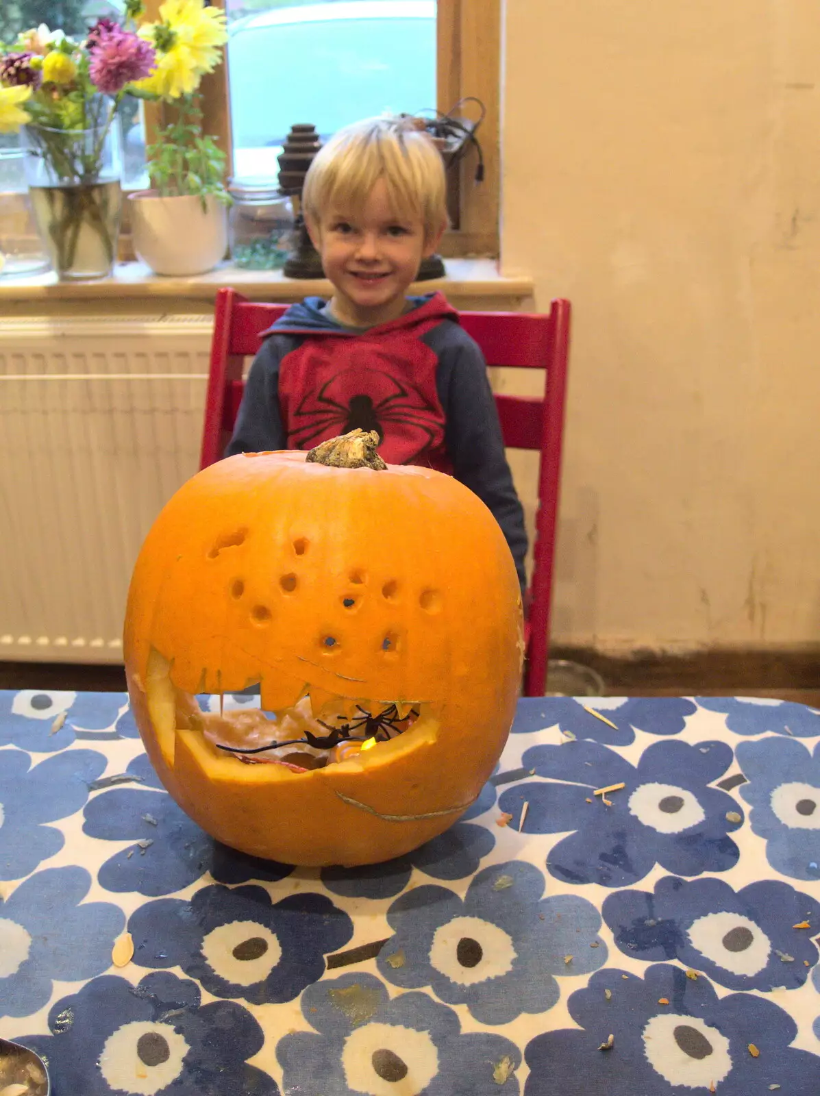 Harry's finished pumpkin, from Apples and Electromagnets, Norfolk and Suffolk - 6th November 2016