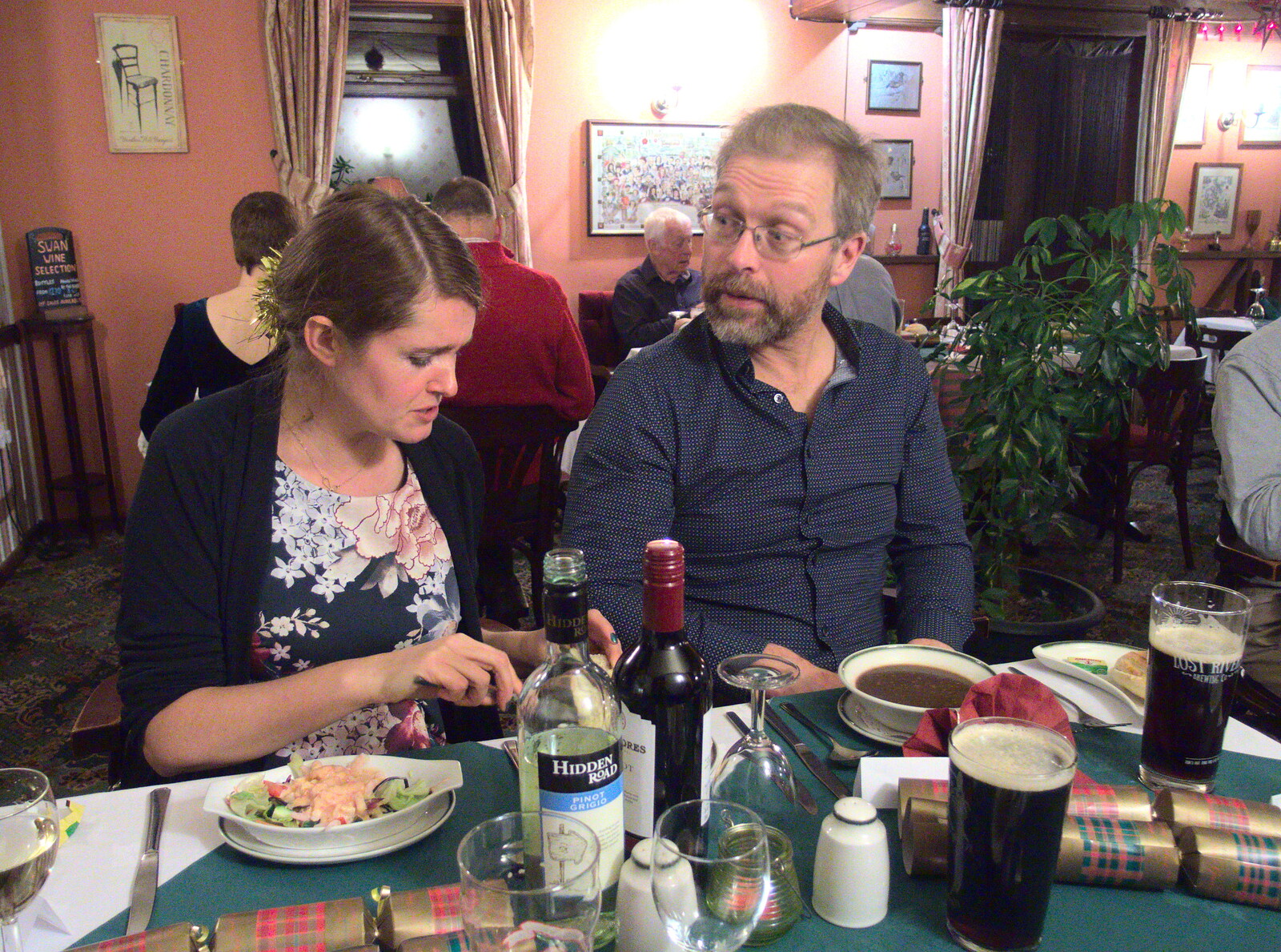 The BSCC Christmas Dinner at The Swan Inn, Brome, Suffolk - 3rd December 2016: Isobel and Marc