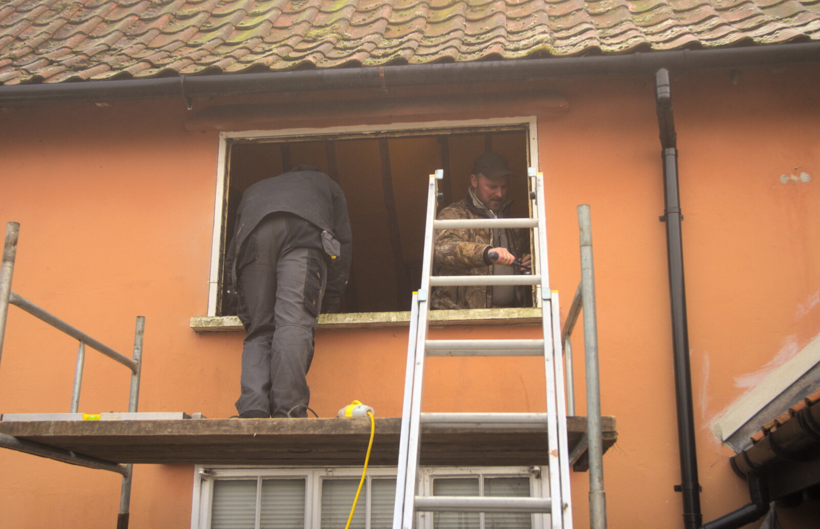 Louis and Andrew remove the old window frame from Jack's Birthday and New Windows, Brome and Brockdish, Norfolk - 4th December 2016
