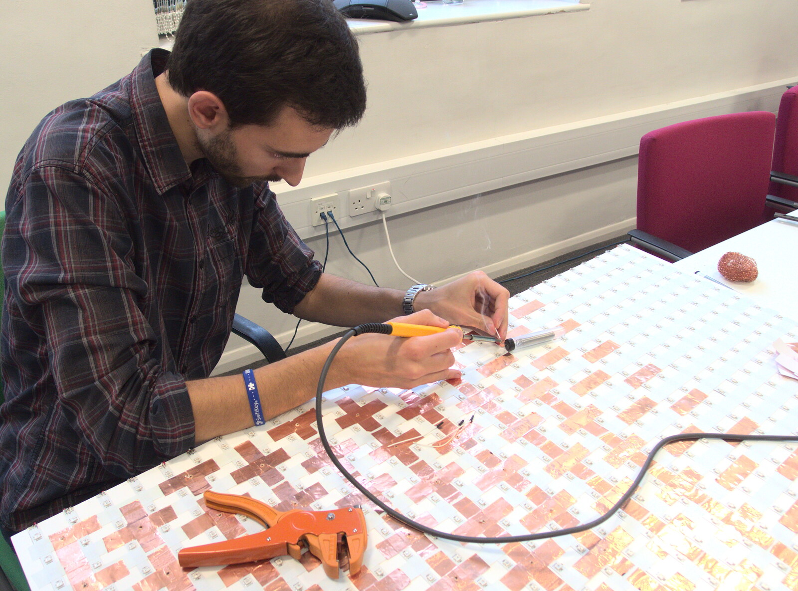 David does soldering from Innovation Week and a Walk Around the South Bank, Southwark - 8th December 2016