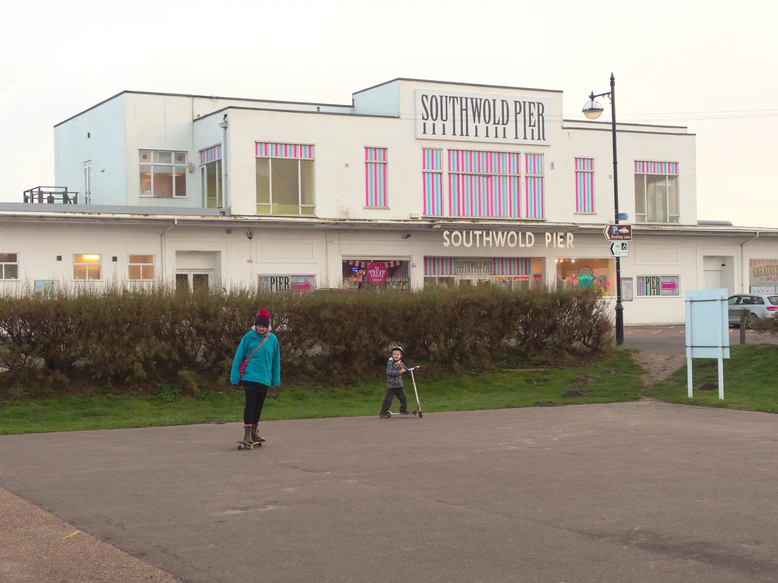 Skating in front of Southwold Pier, from Southwold Seaside Pier, Southwold, Suffolk - 18th December 2016