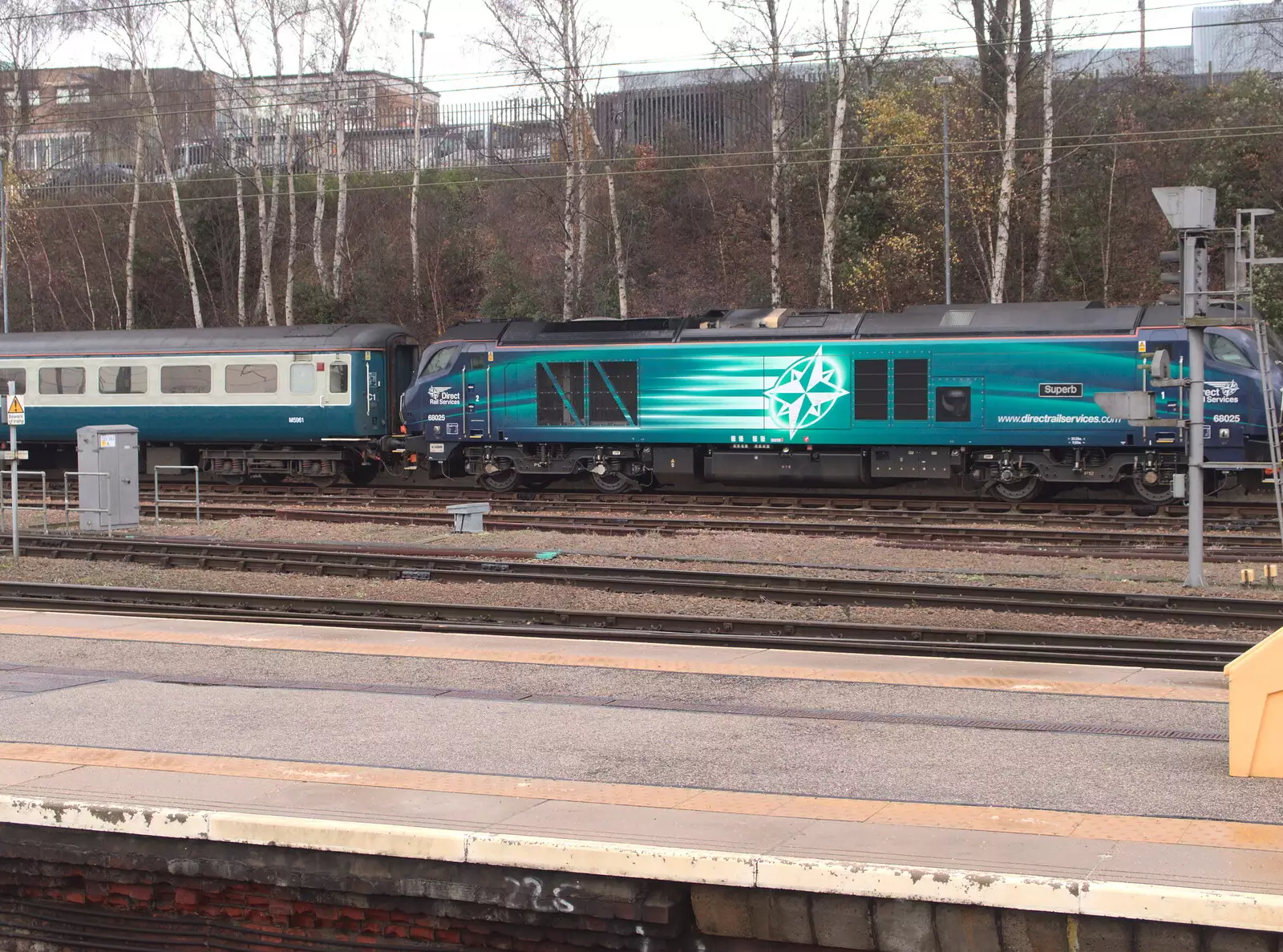 Class 68 68025 'Superb' waits at Norwich, from Norwich Station and the Light Tunnel, Norwich, Norfolk  - 21st December 2016