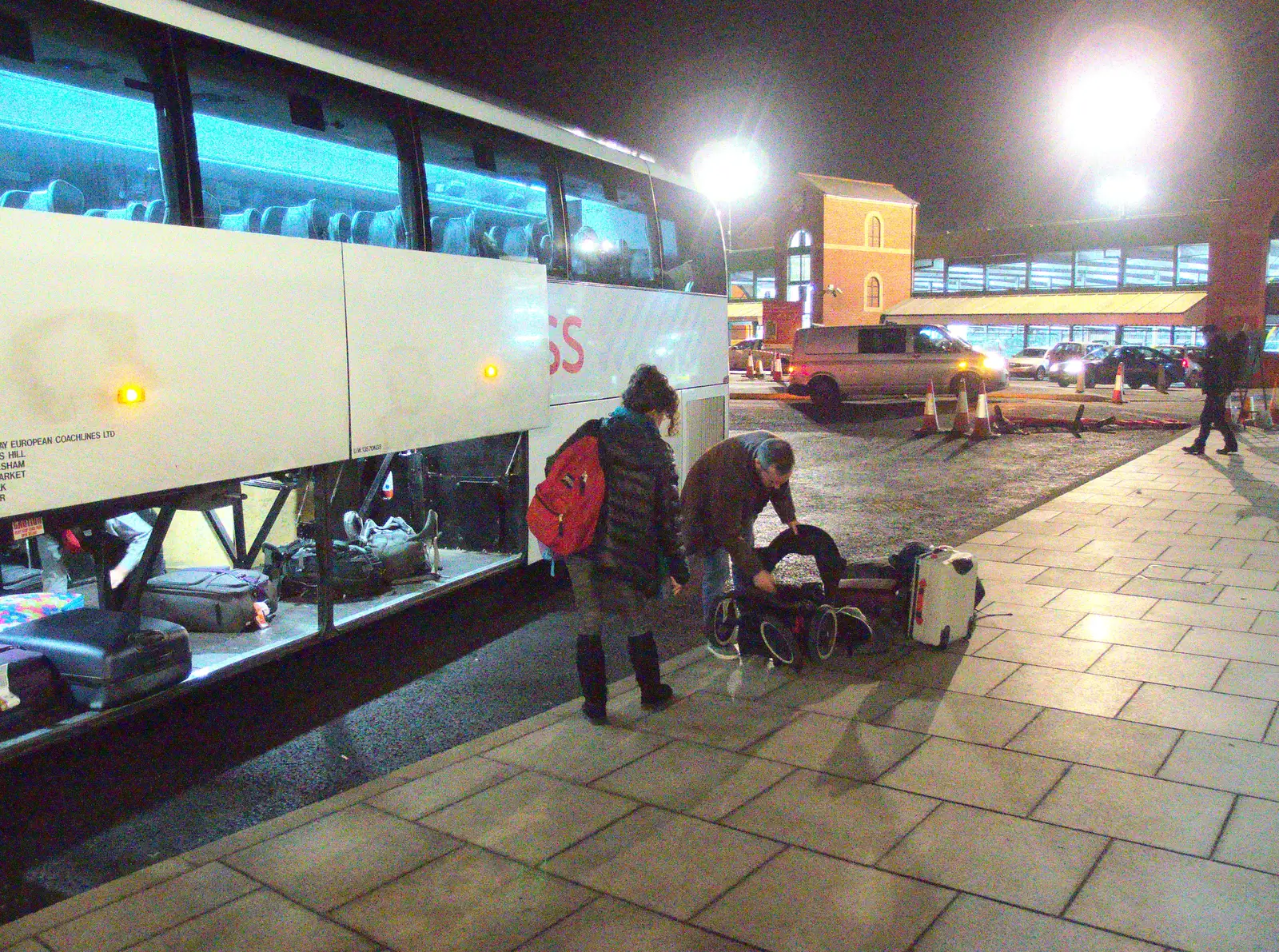 Luggage is unloaded off the coach, from Christmas and All That, Brome, Suffolk - 25th December 2016