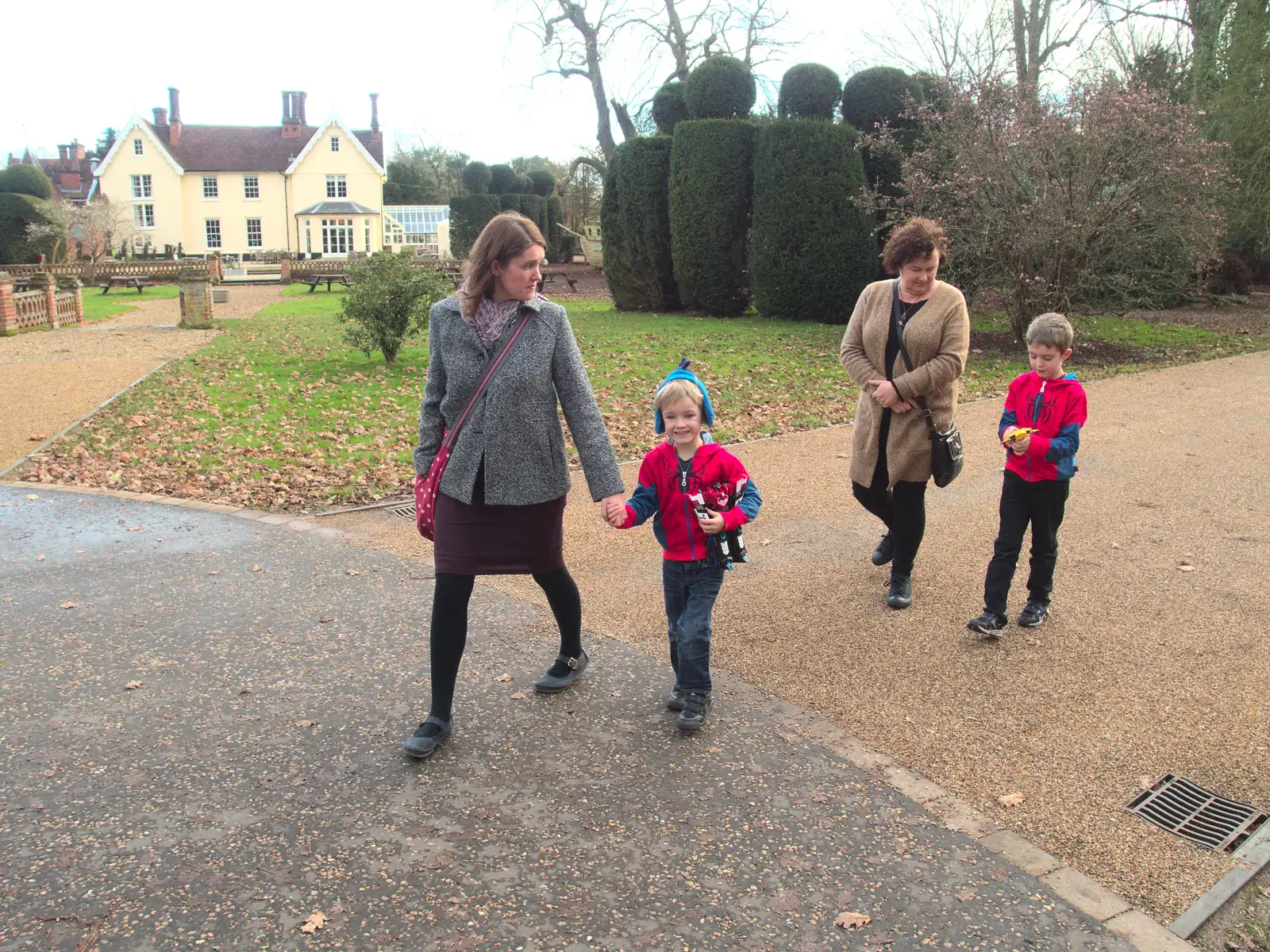 The gang wander up the Oaksmere's drive, from Christmas and All That, Brome, Suffolk - 25th December 2016