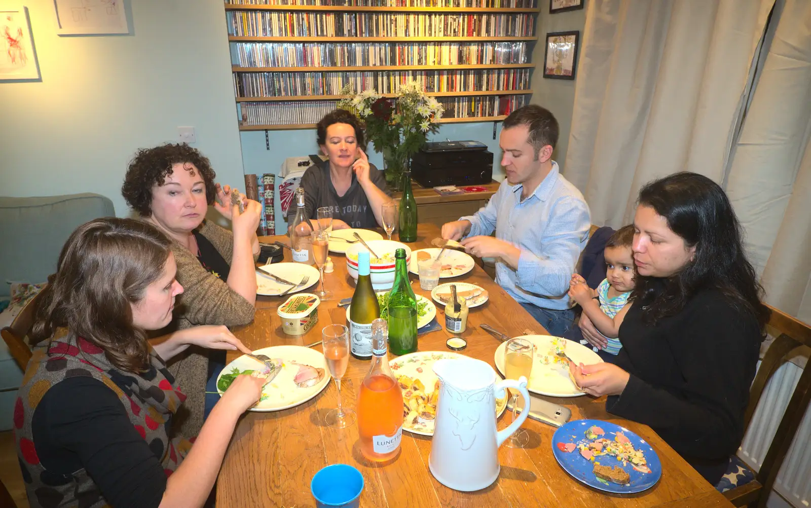 Time for dinner, from Christmas and All That, Brome, Suffolk - 25th December 2016