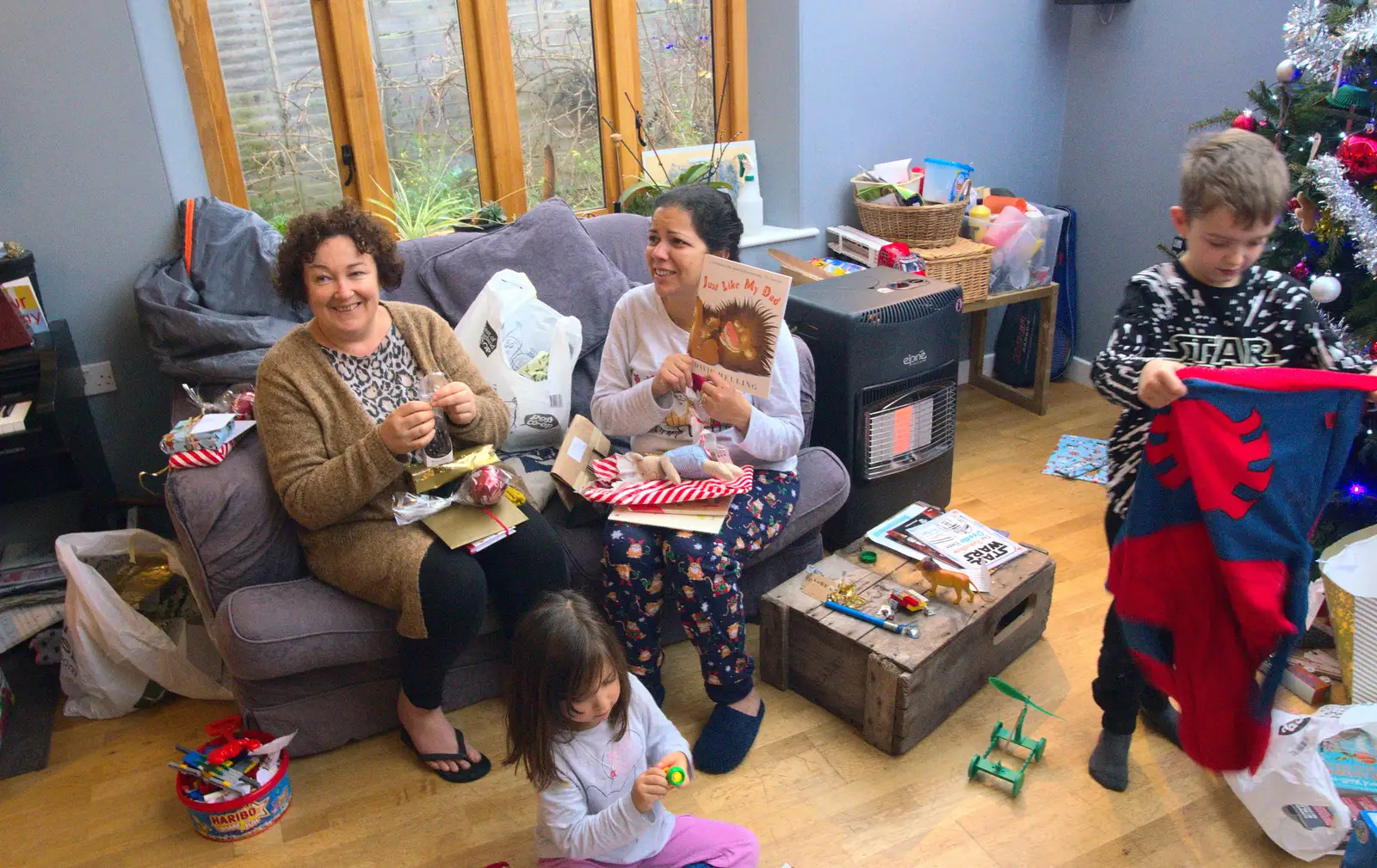 Louise and Haryanna, from Christmas and All That, Brome, Suffolk - 25th December 2016