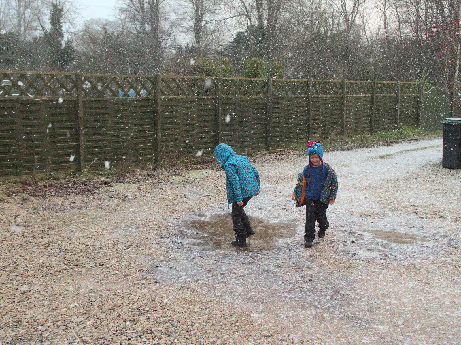 It's starts snowing outside, from A Snowy January Miscellany, Eye, Suffolk - 15th January 2017