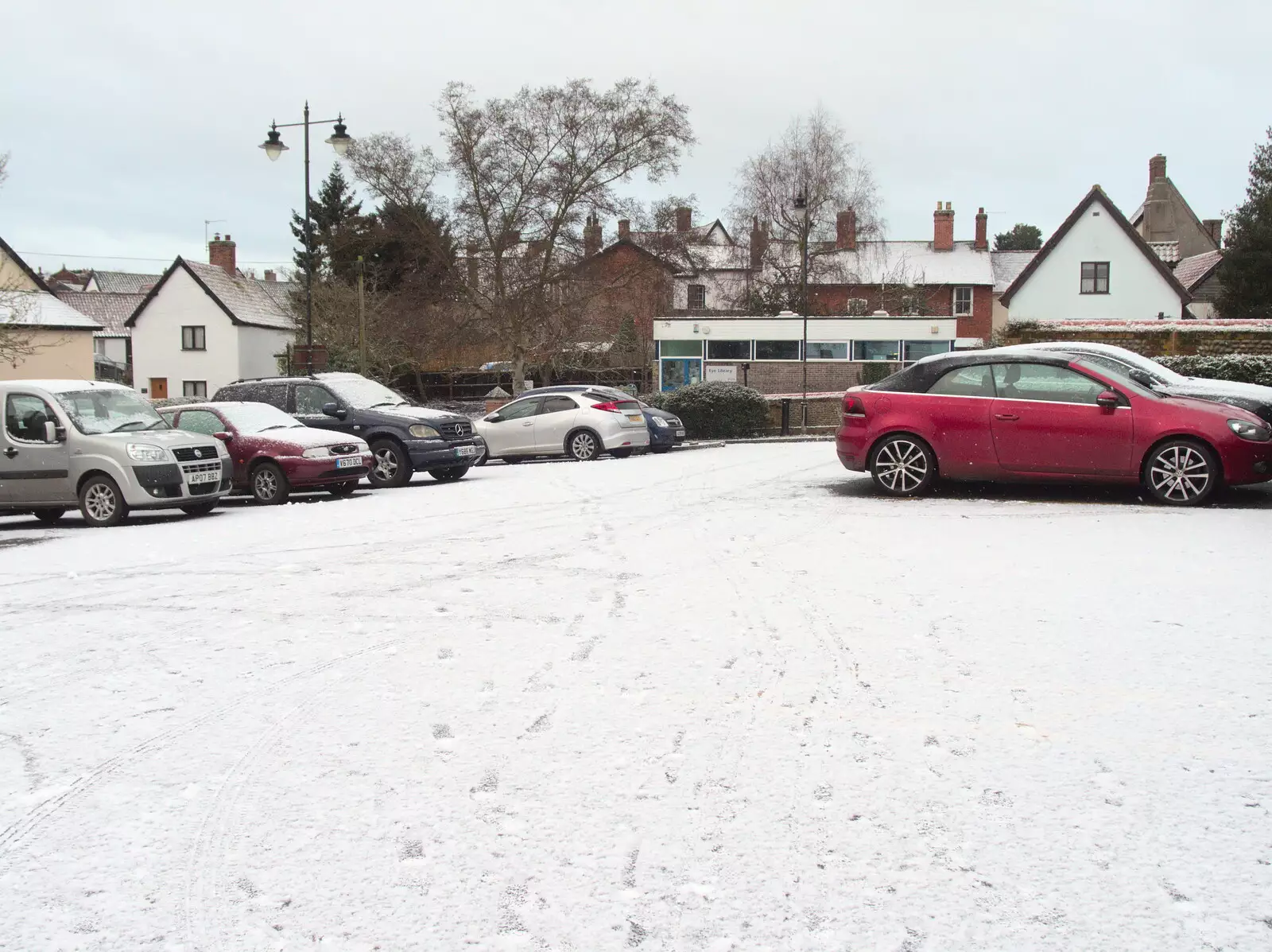 A snowy car park, and the Eye library, from A Snowy January Miscellany, Eye, Suffolk - 15th January 2017